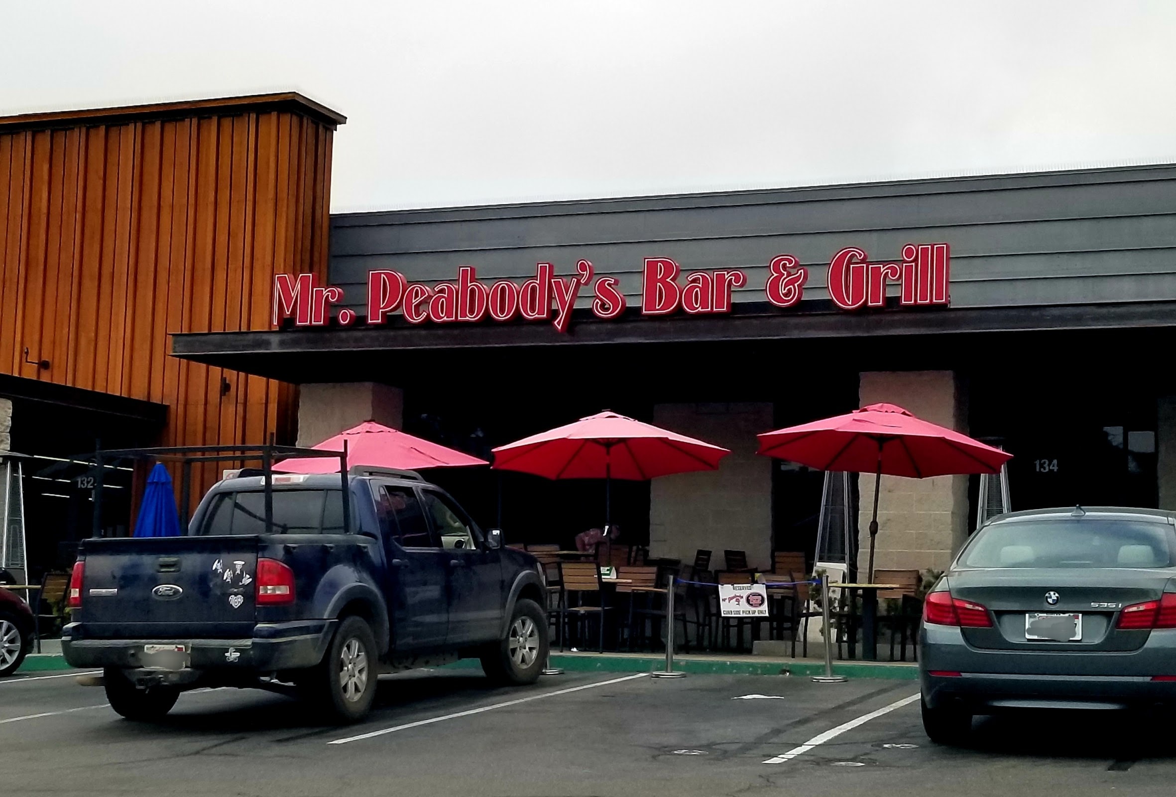 Mr. Peabody's Bar & Grill Live Music