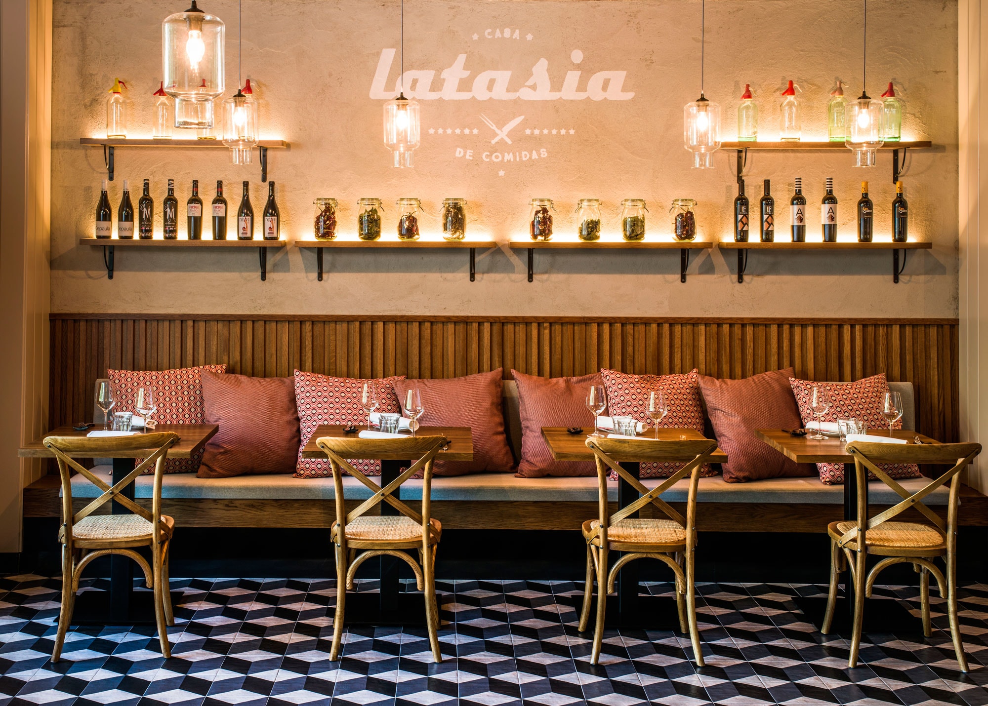 Latasia Casa De Comidas