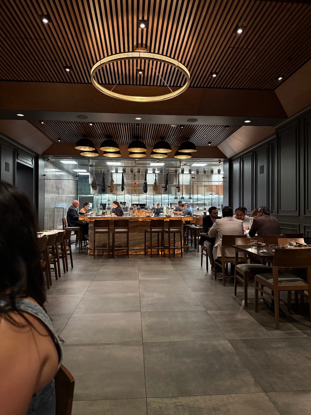 34 Restaurant & Bar