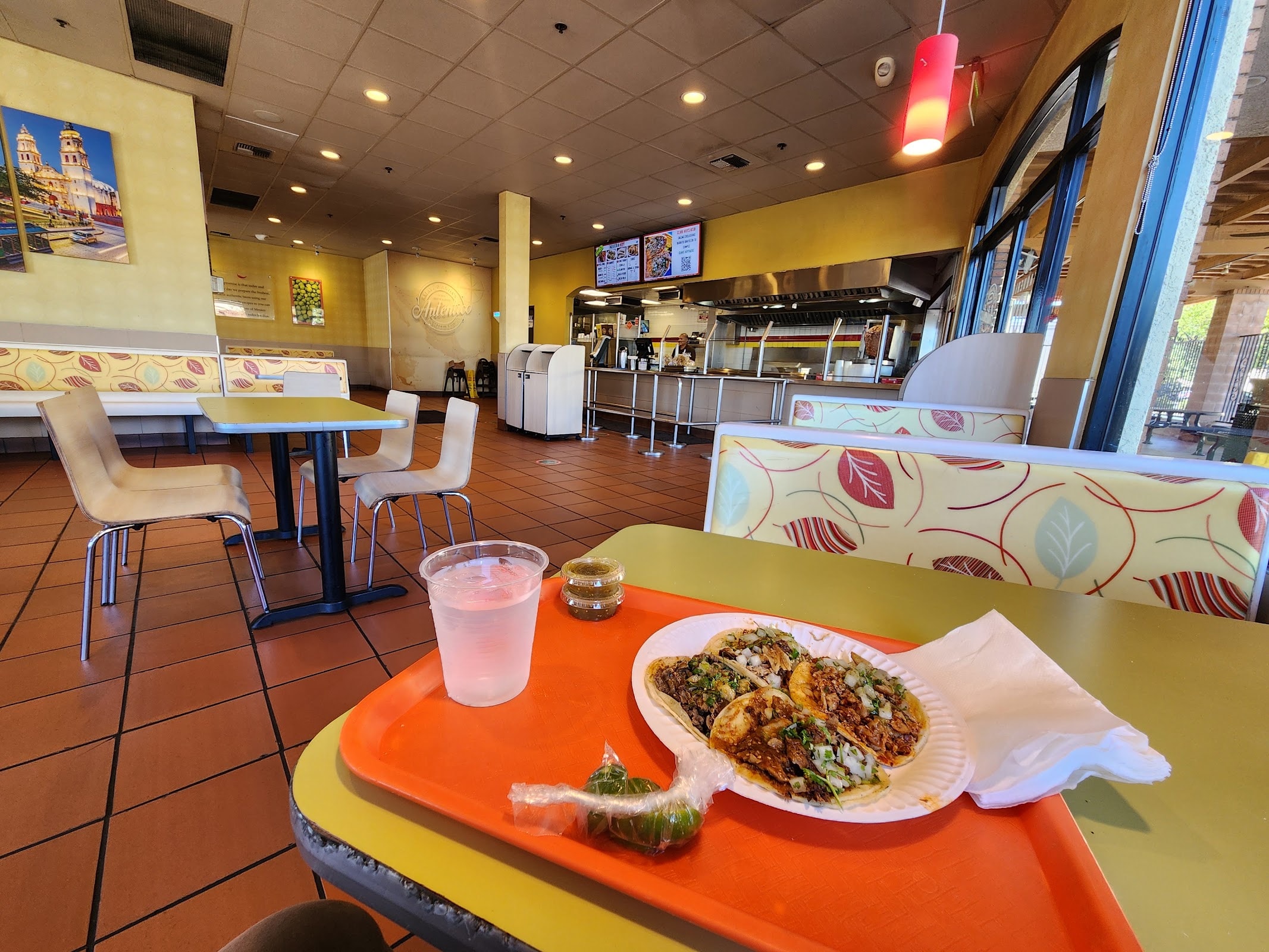 Taquería HOY!