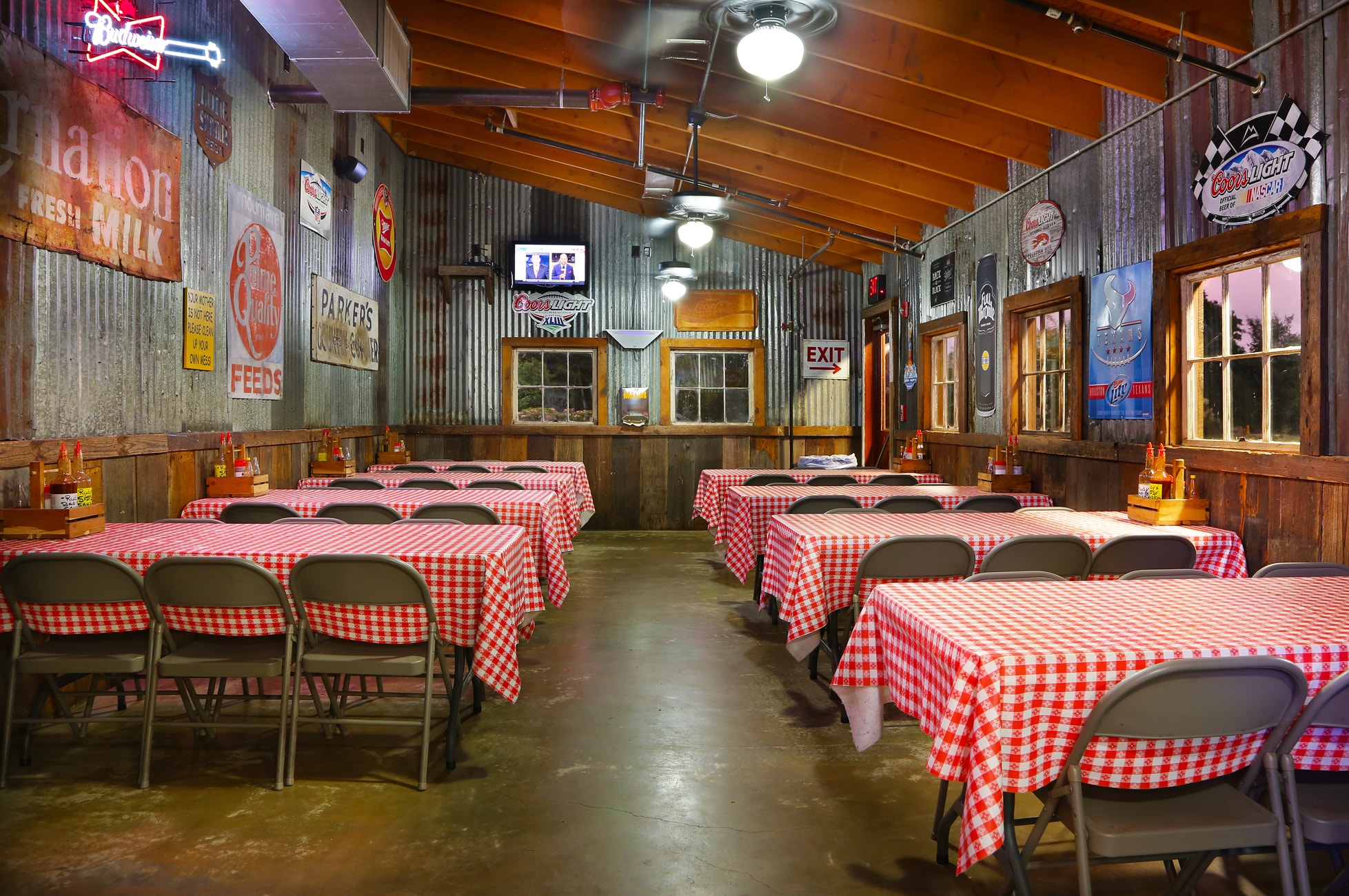Rudy's "Country Store" and Bar-B-Q