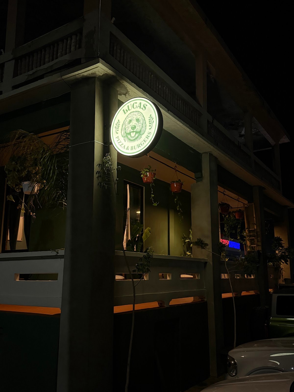 Lucas Pizza & Burgers