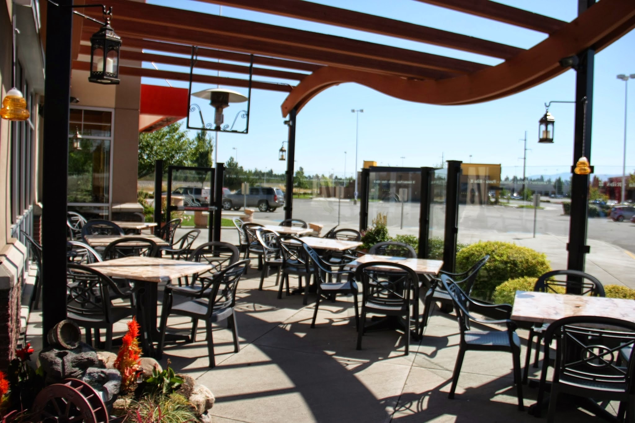 Boston's Pizza Restaurant & Sports Bar
