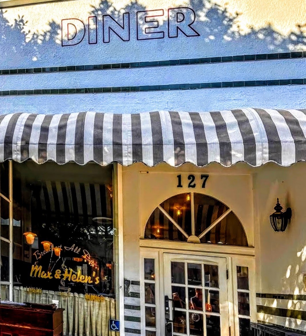 Max & Helen's