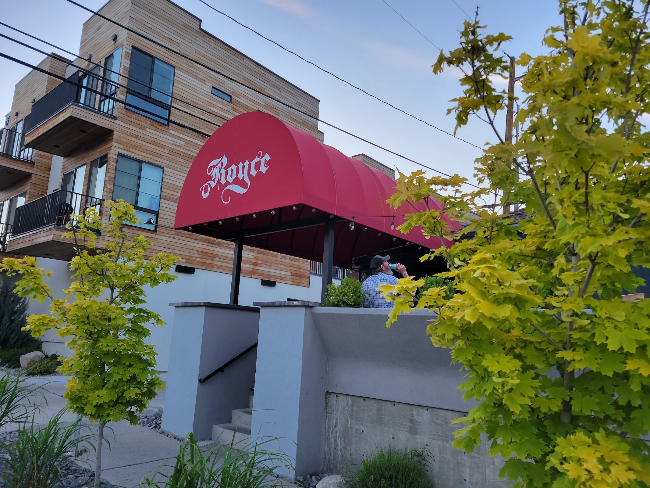 Royce Burger Bar