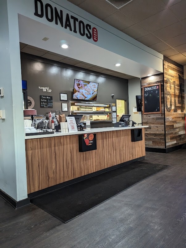 Donatos Pizza