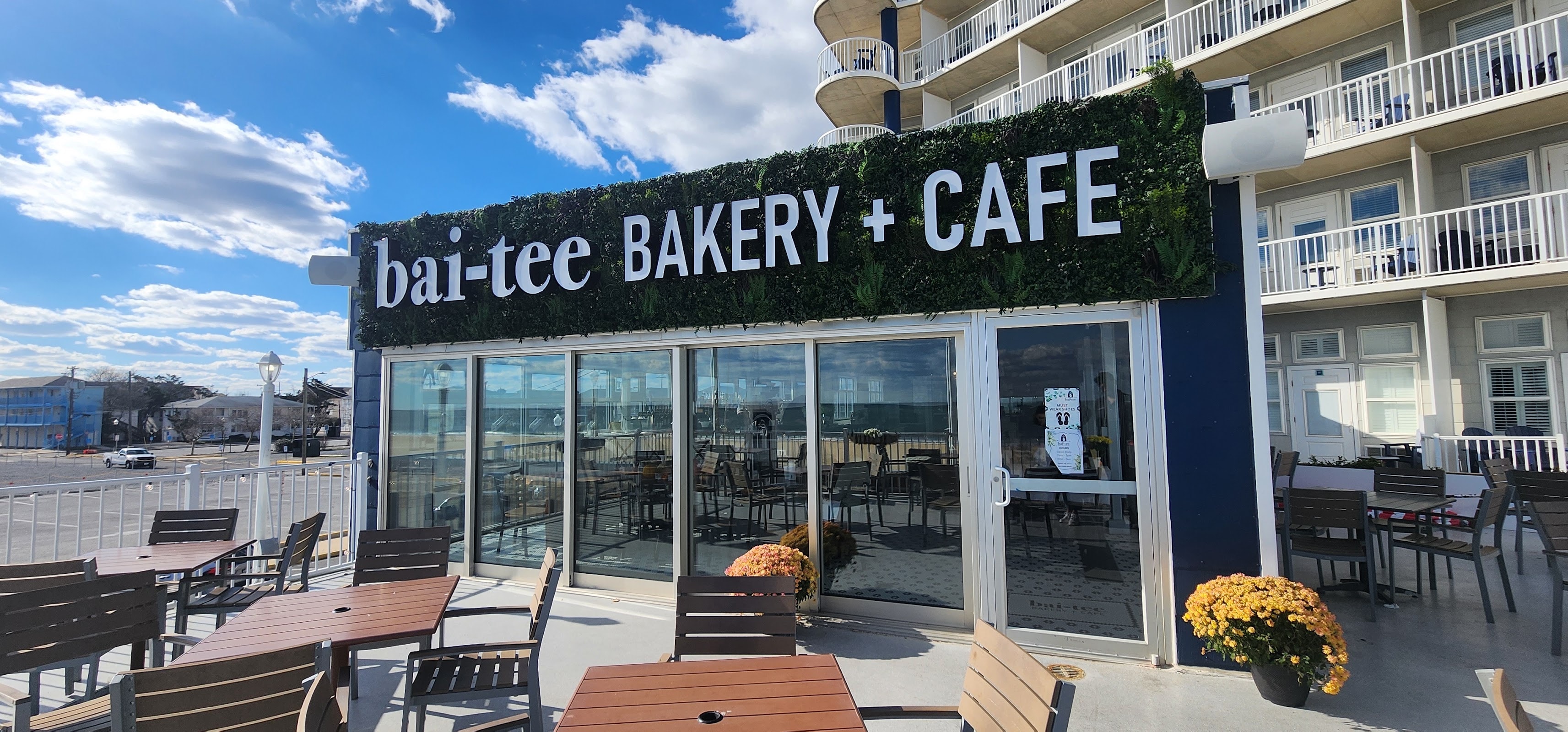 bai-tee Bakery • Cafe • Kitchen • Bar