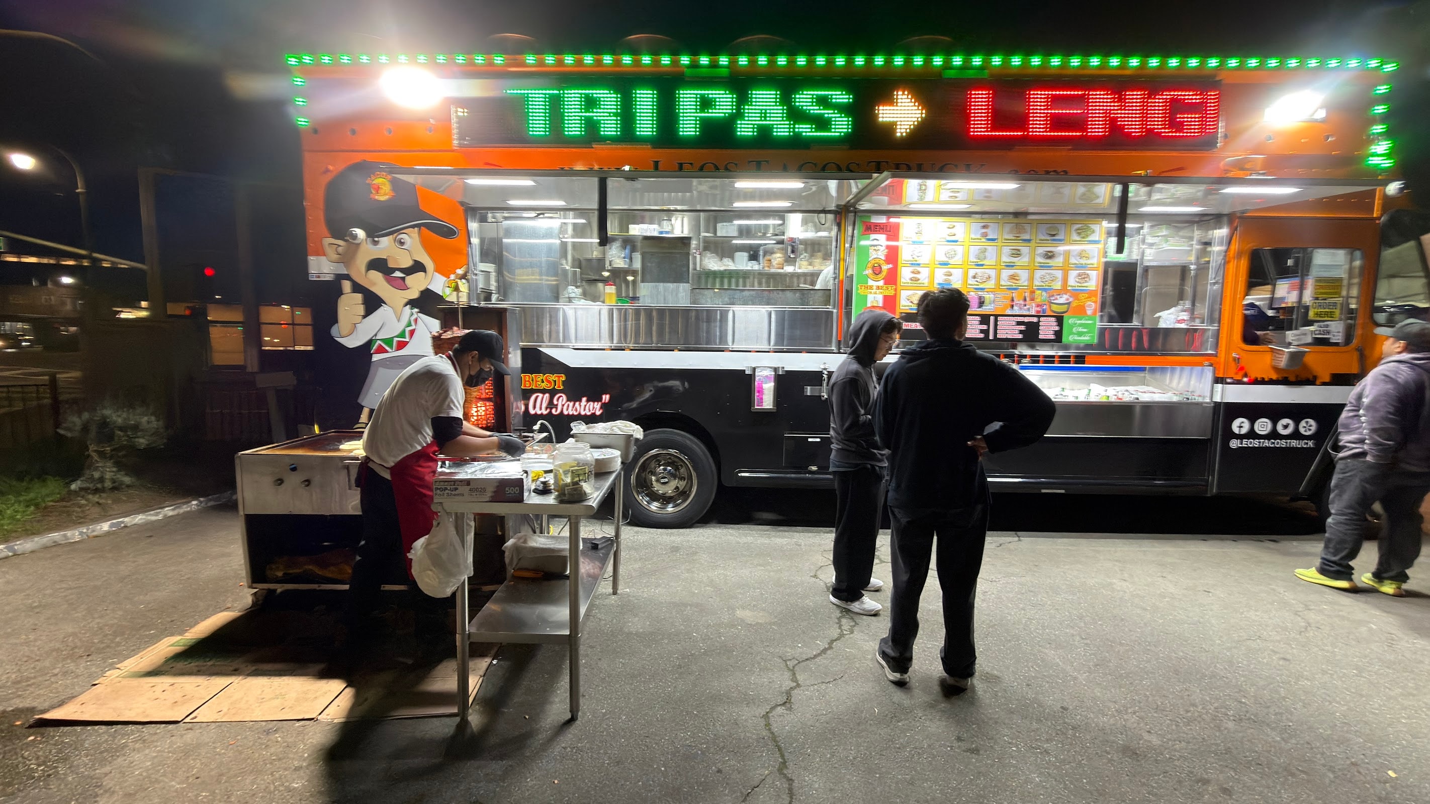 Leo’s Tacos Truck
