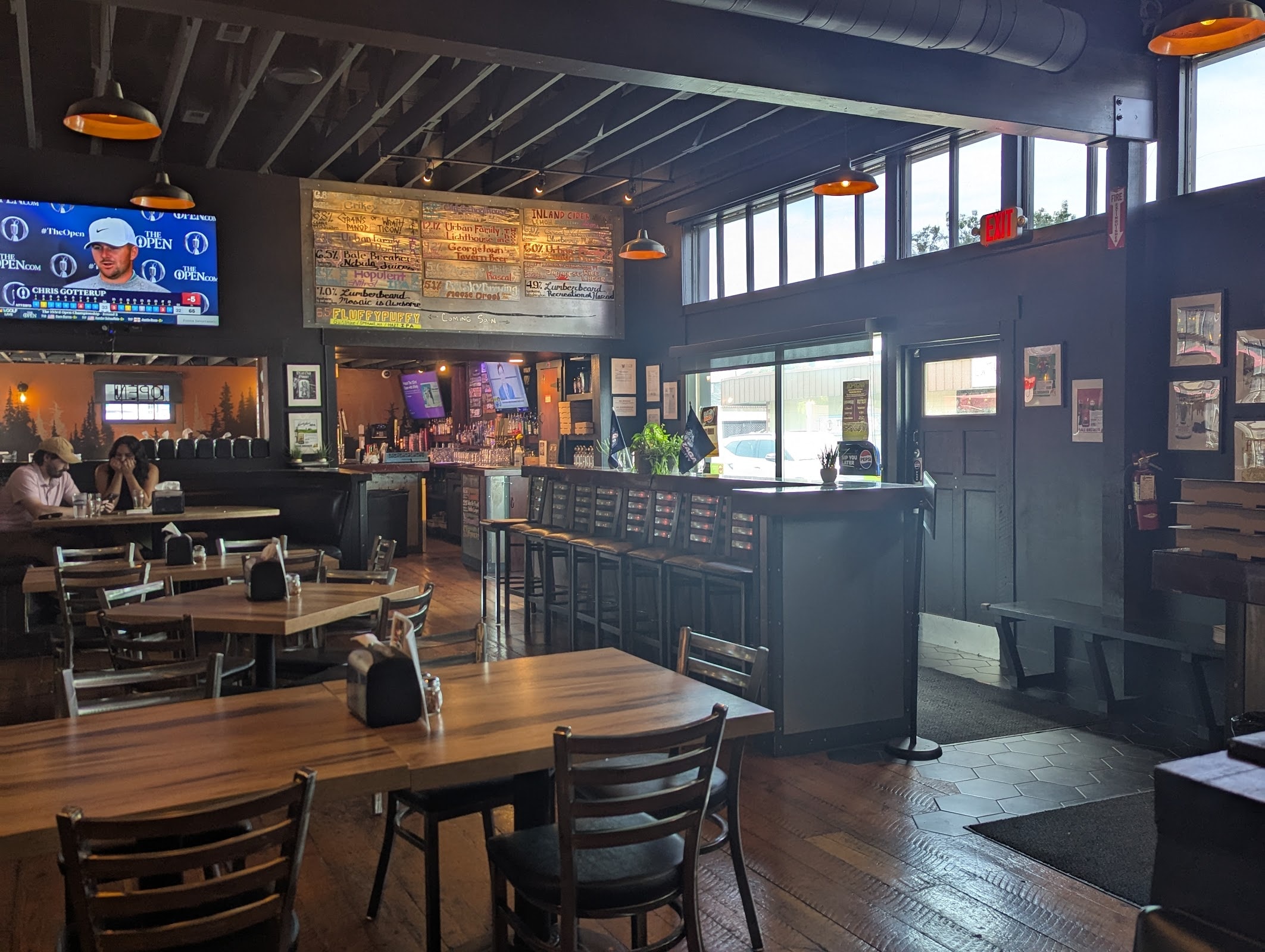 Genos Pizza & Pub