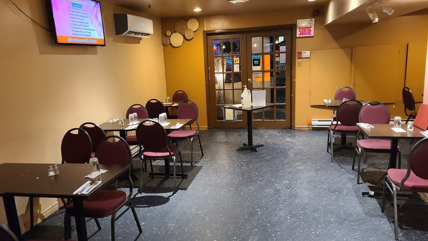 Sana Restaurant Halal ( CRESCENT )