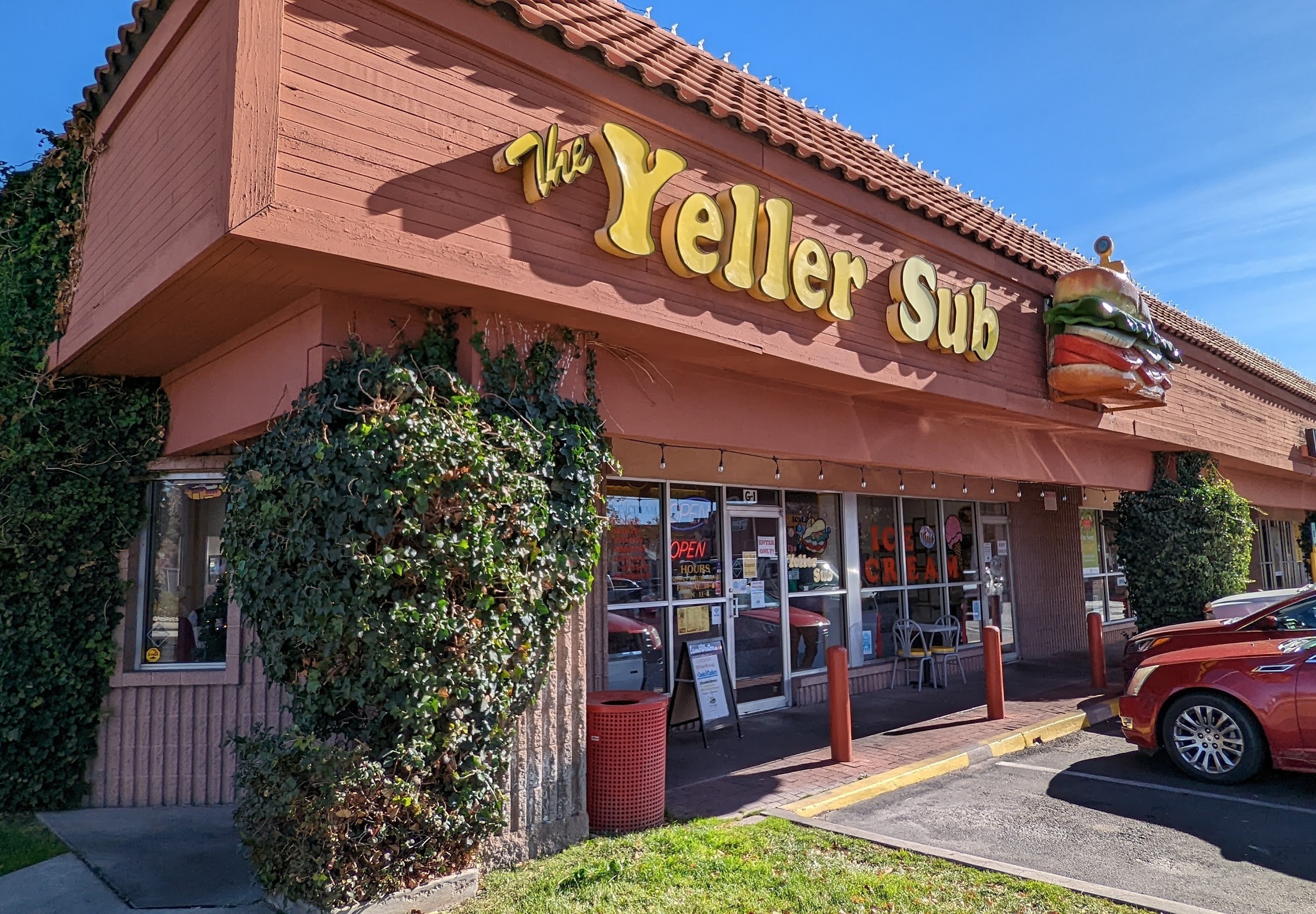 Yeller Sub