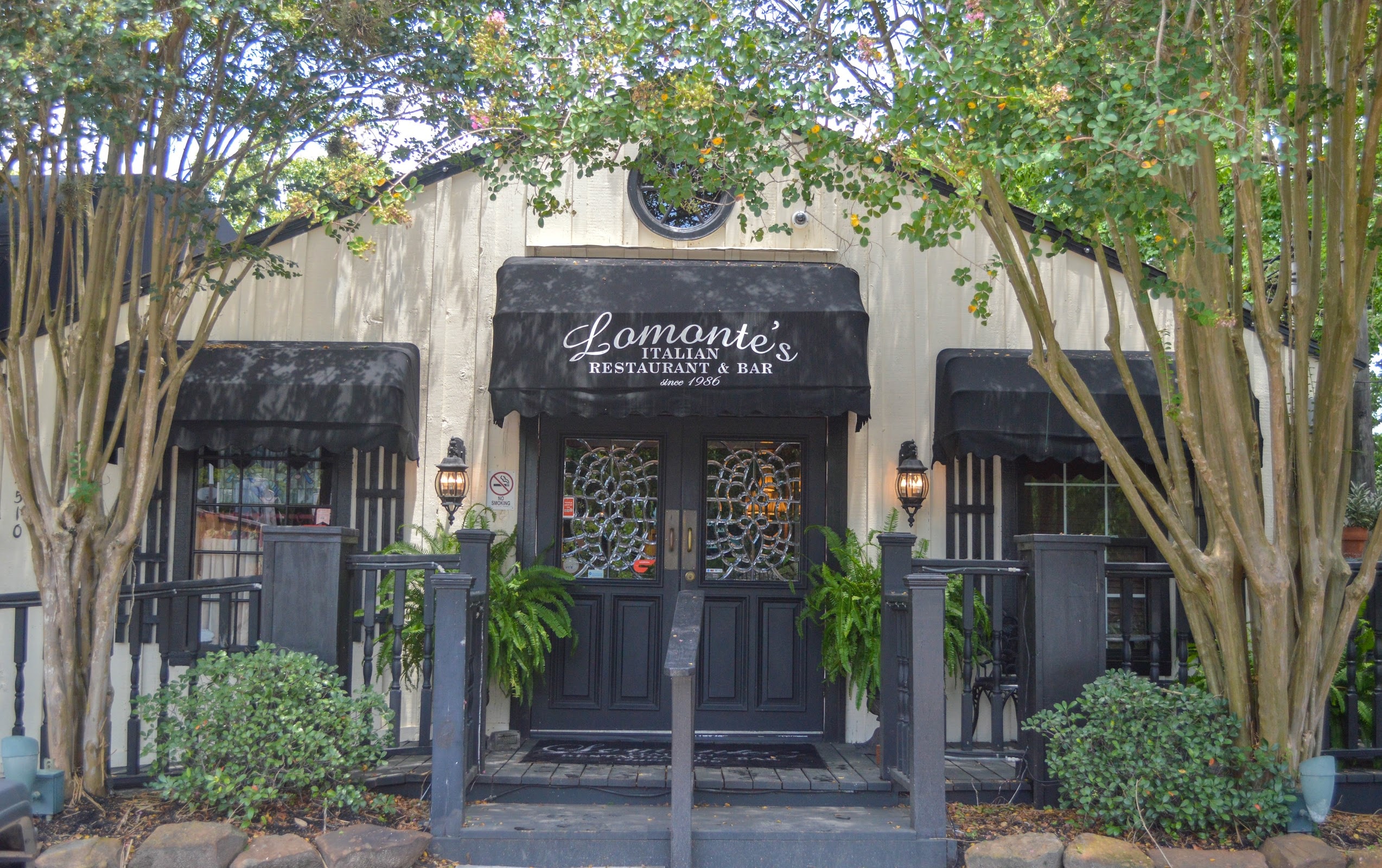 Lomontes Italian Restaurant and Bar