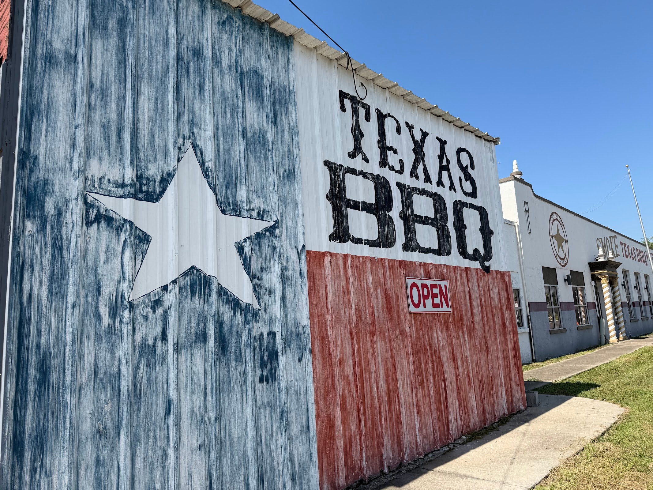 SMOKE:Texas BBQ & Watering Hole