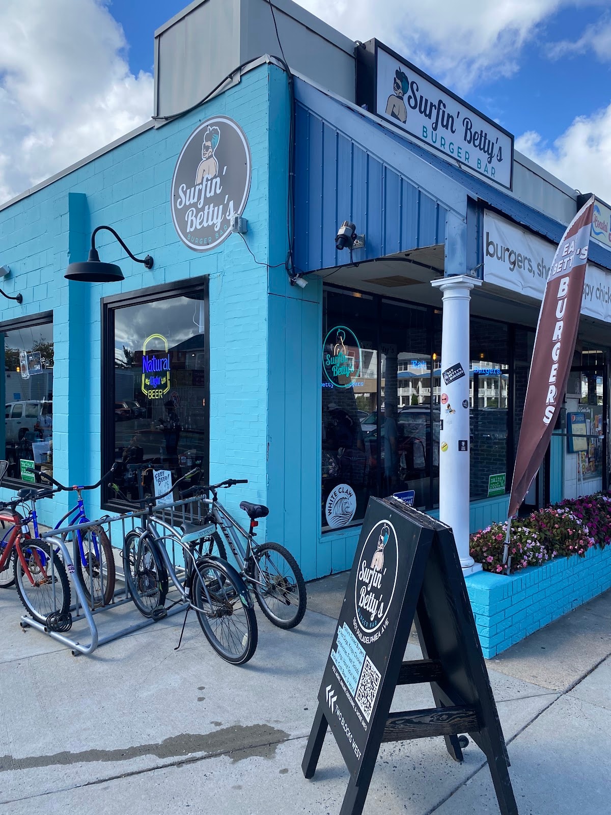 Surfin Betty’s Burger Bar