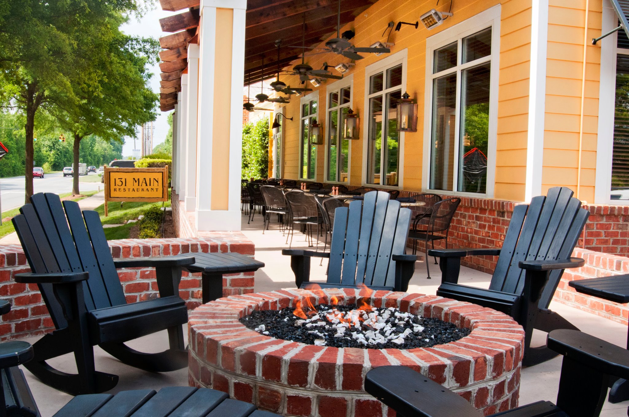 131 MAIN Restaurant