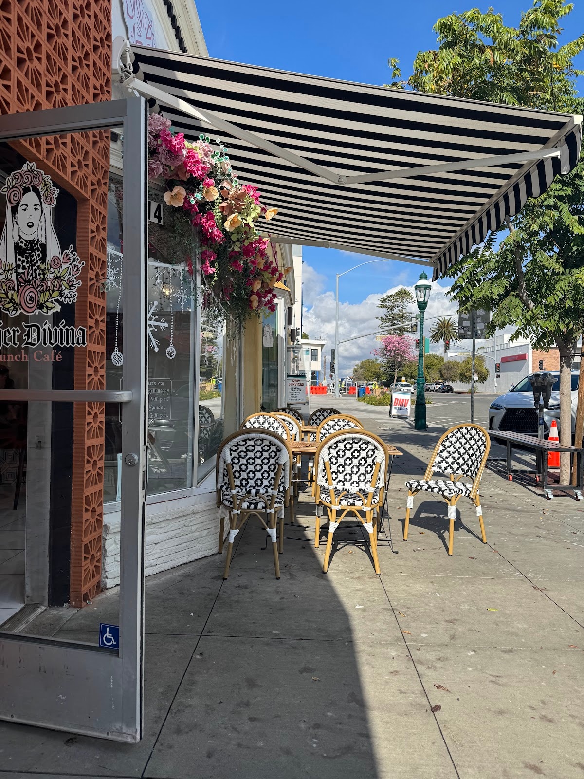 Mujer Divina Burrito & Coffee House Chula Vista