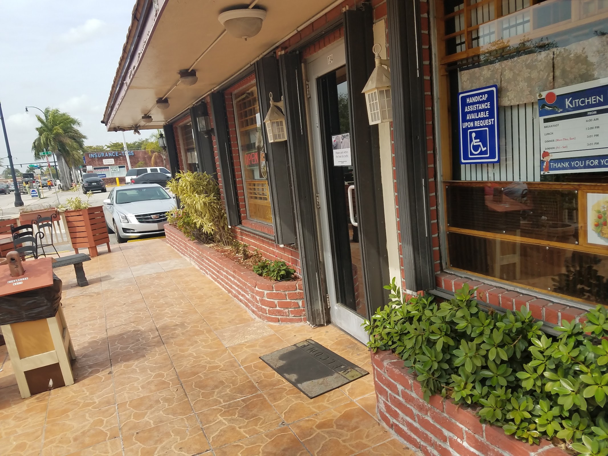 Eddie Hills Sushi & Thai Restaurant