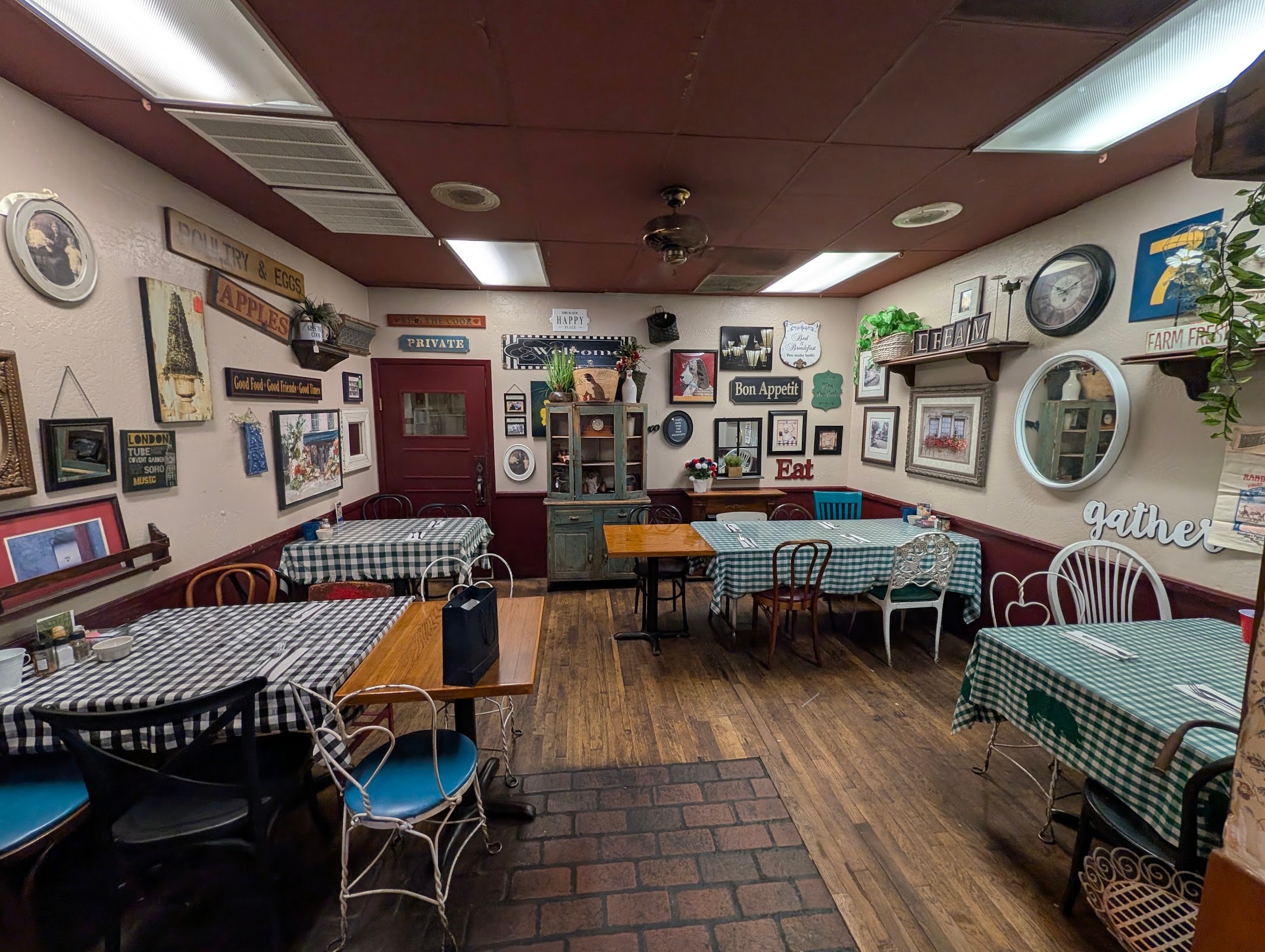 Kiss the Cook Restaurant