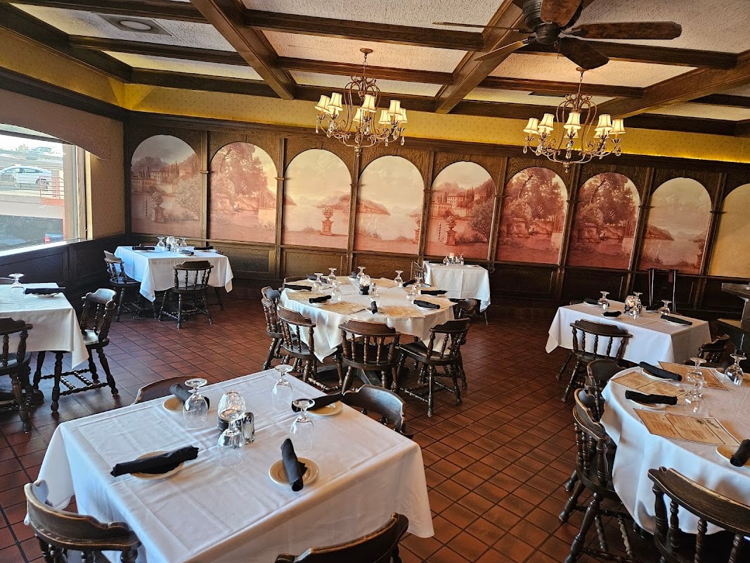 Pickwick Restaurant & Pub