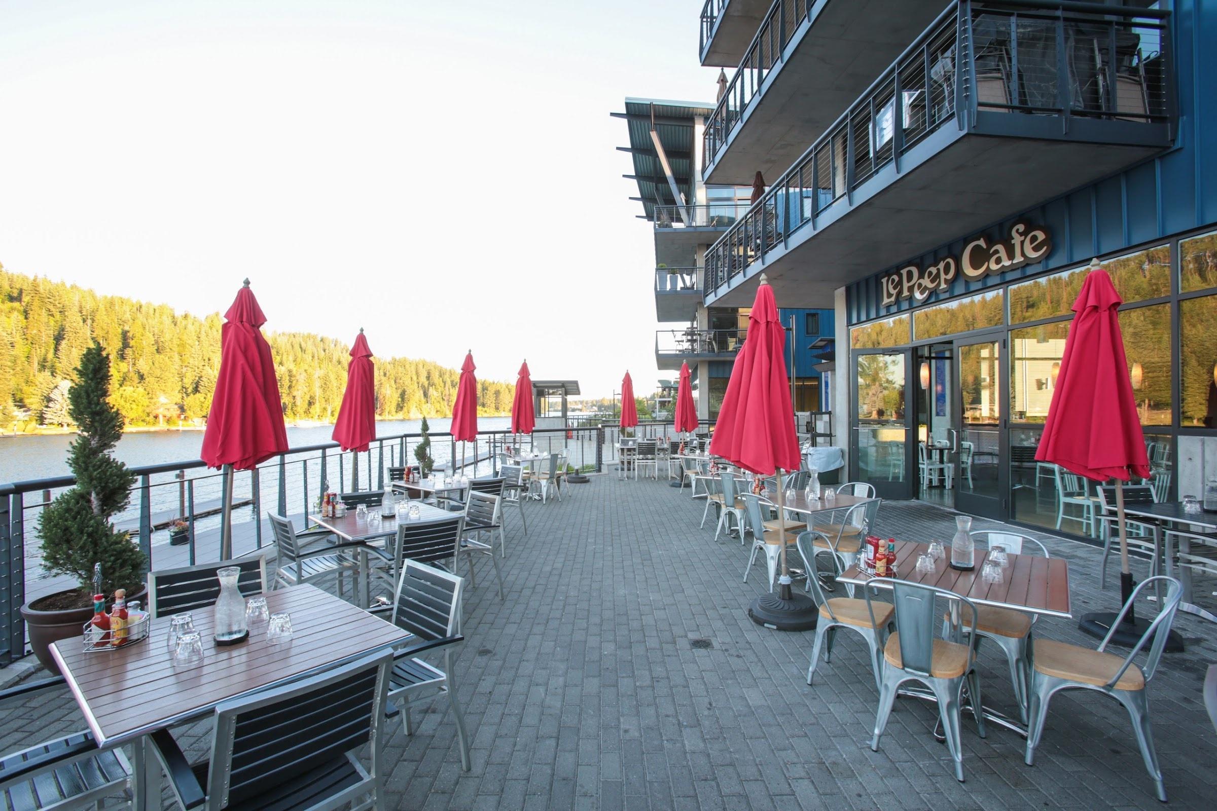 Le Peep Cafe