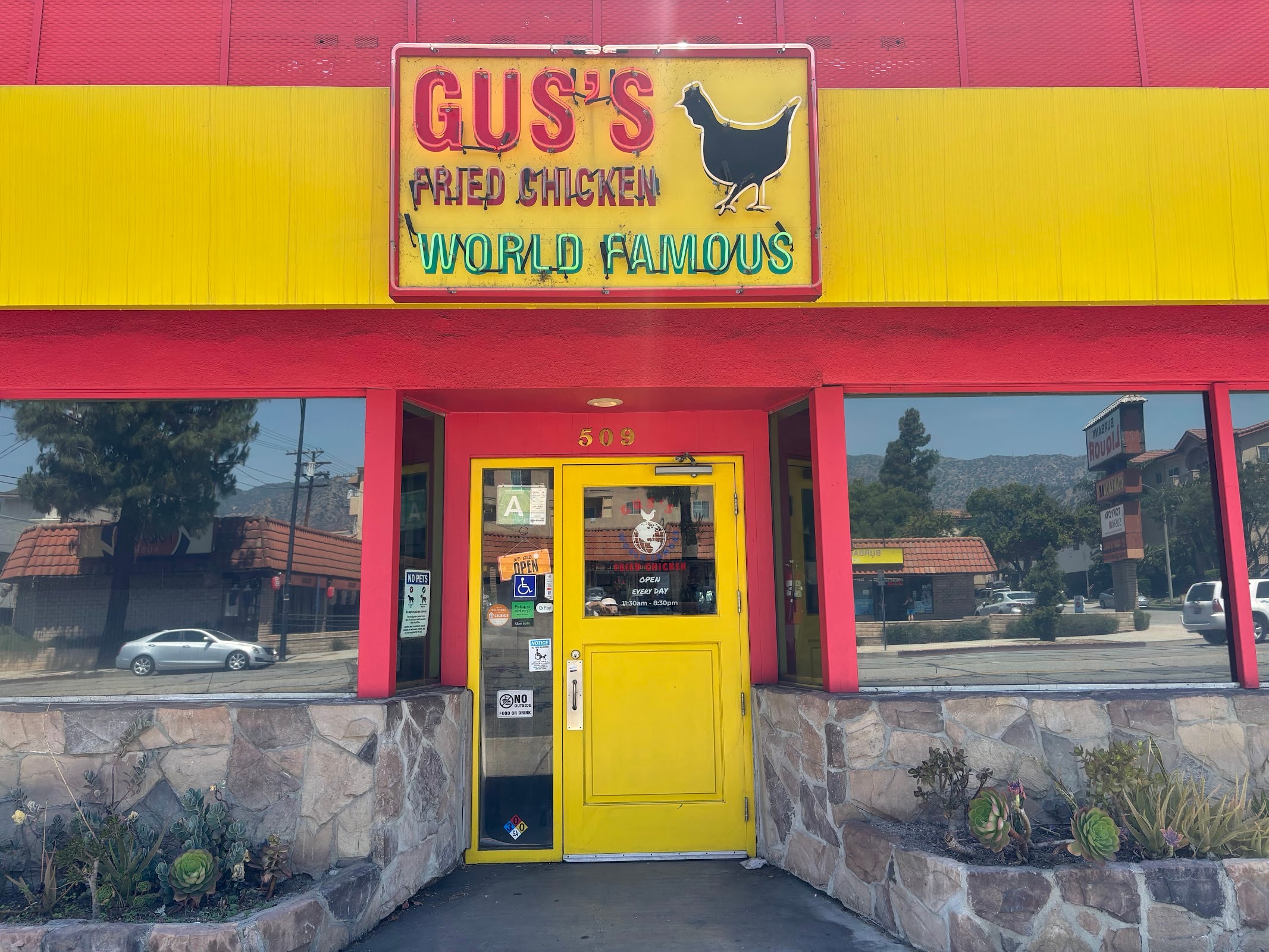 Gus's World Famous Fried Chicken