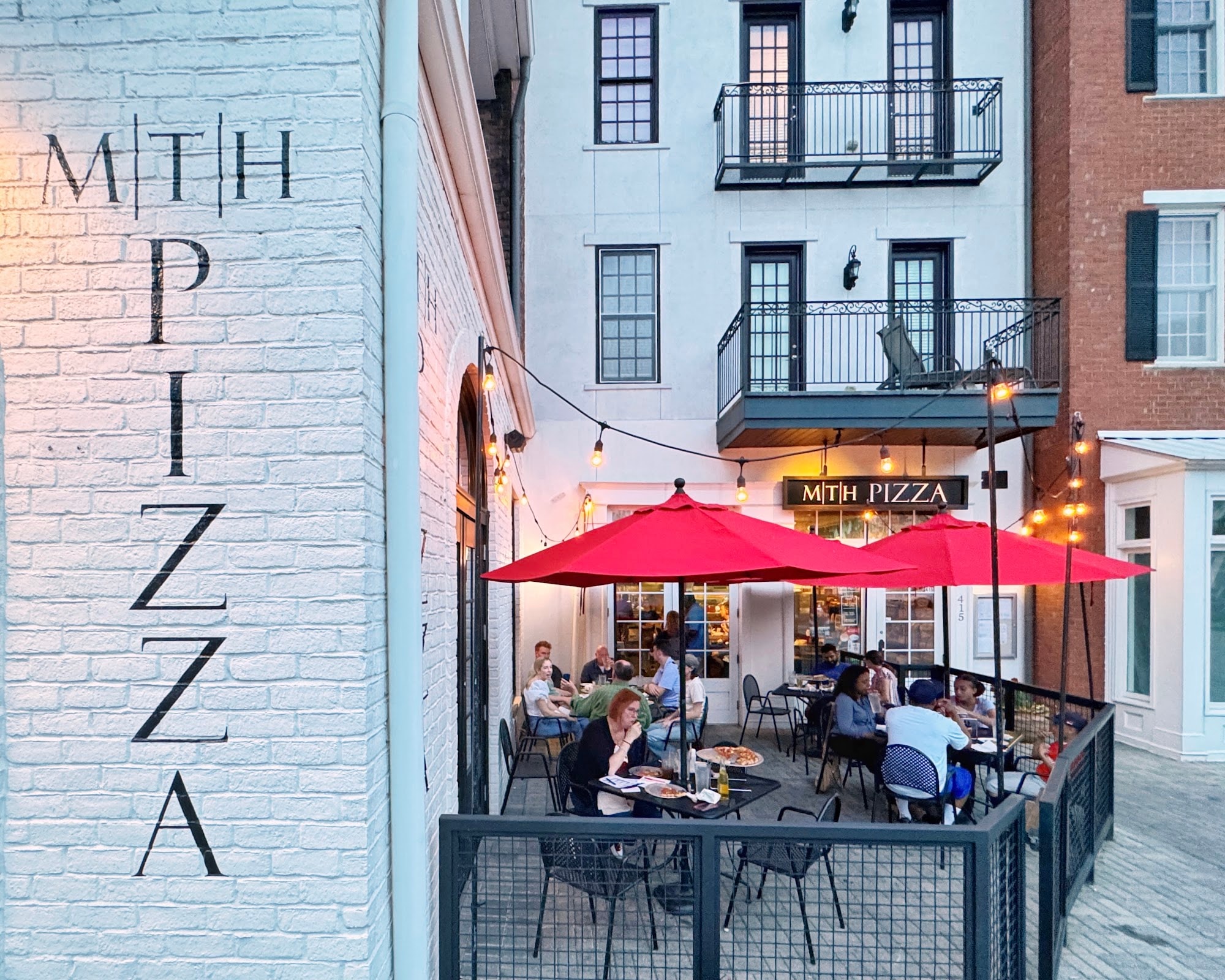 MTH Pizza