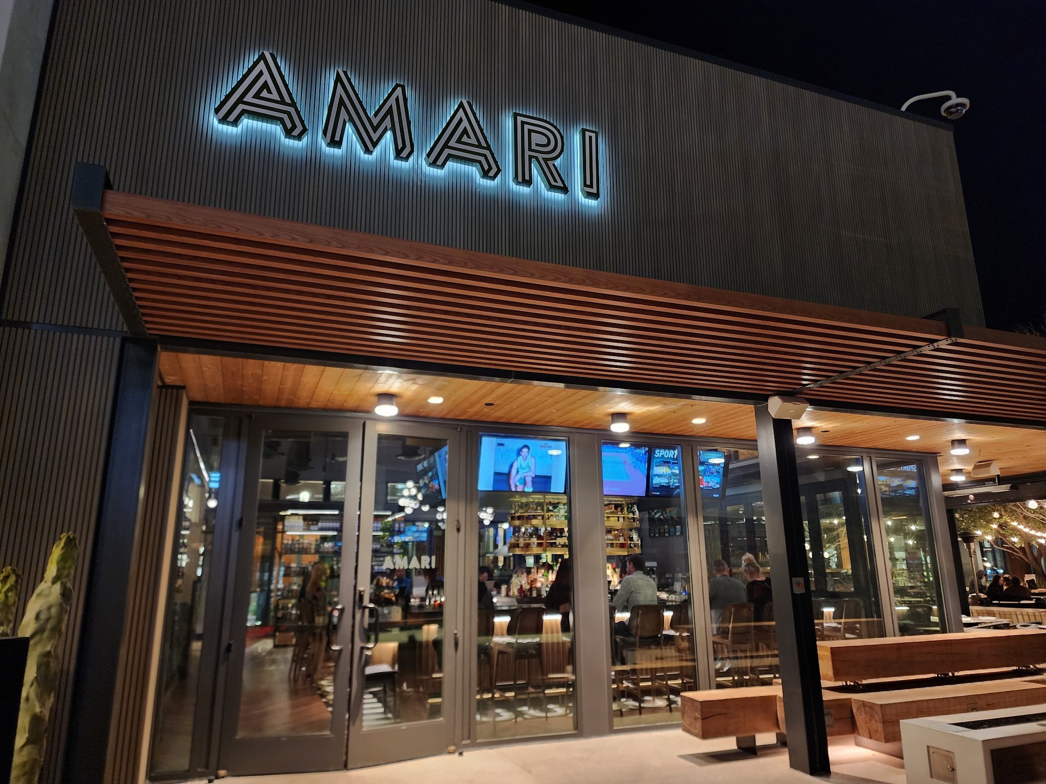 AMARI Italian Kitchen & Wine Shop