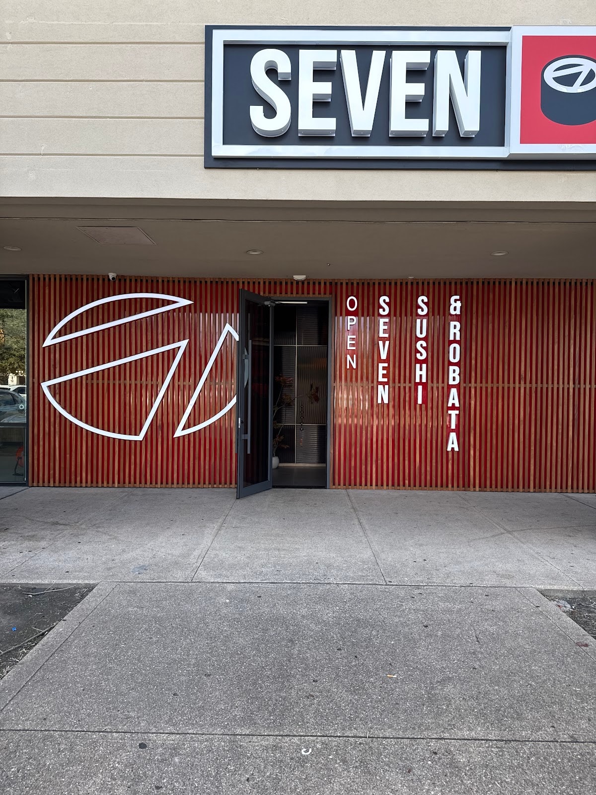 Seven Sushi & Robata