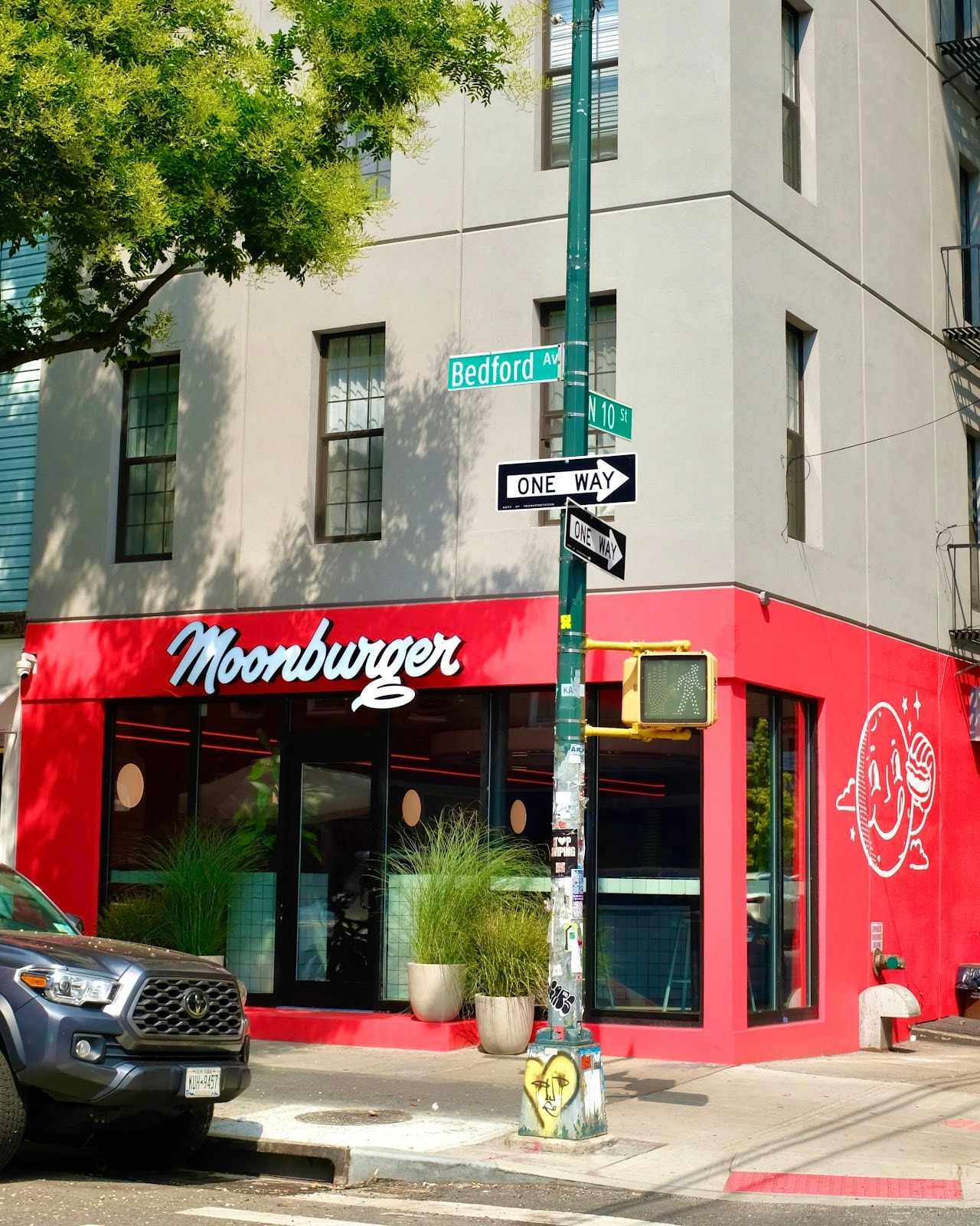 Moonburger