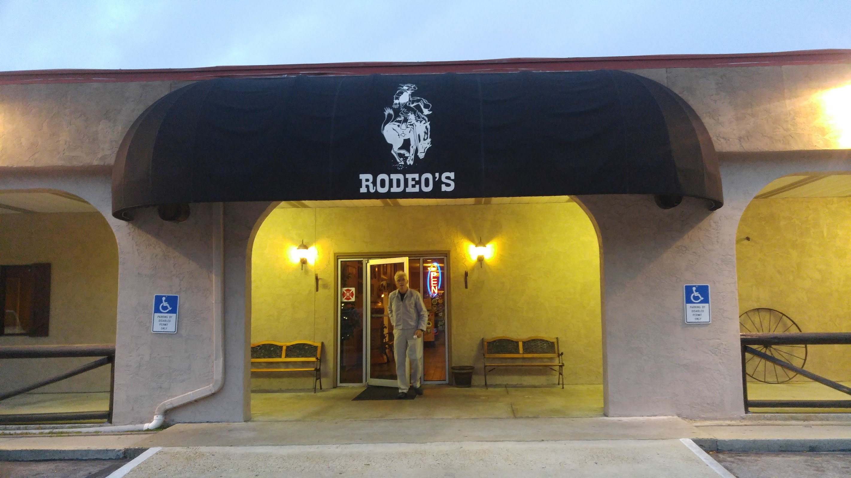 Rodeo's Steak Pit & Seafood