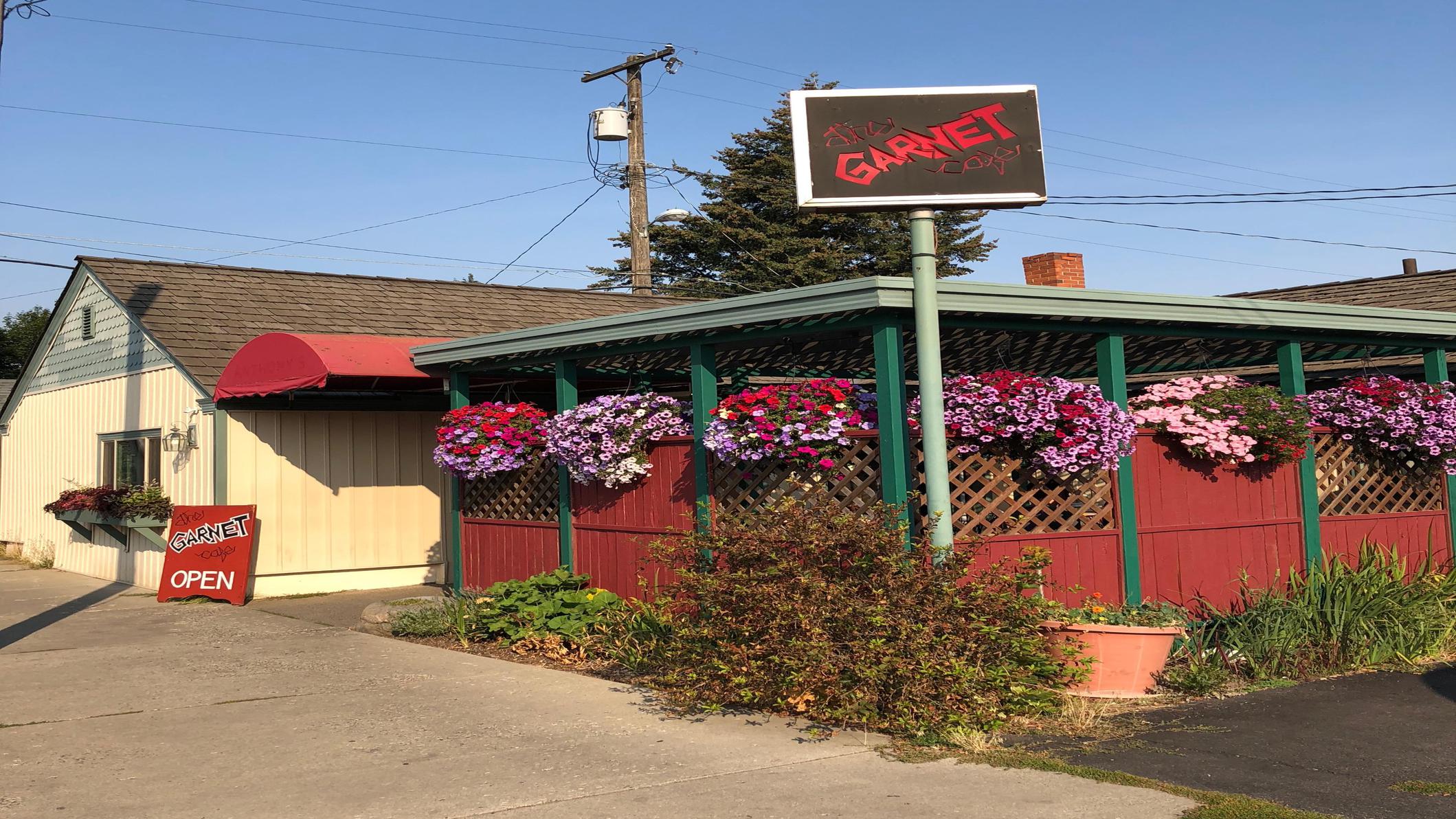 The Garnet Cafe