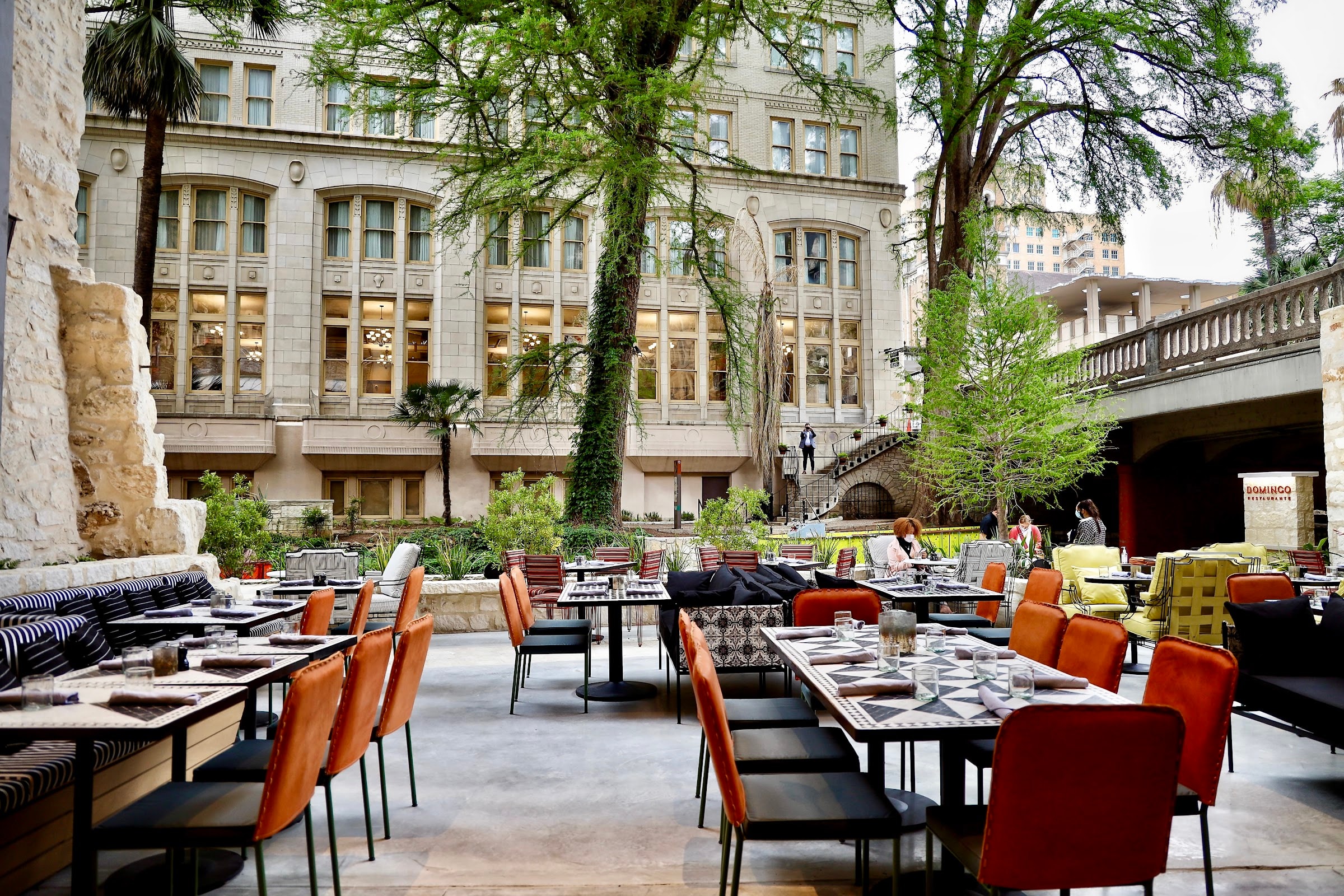 Domingo Restaurant