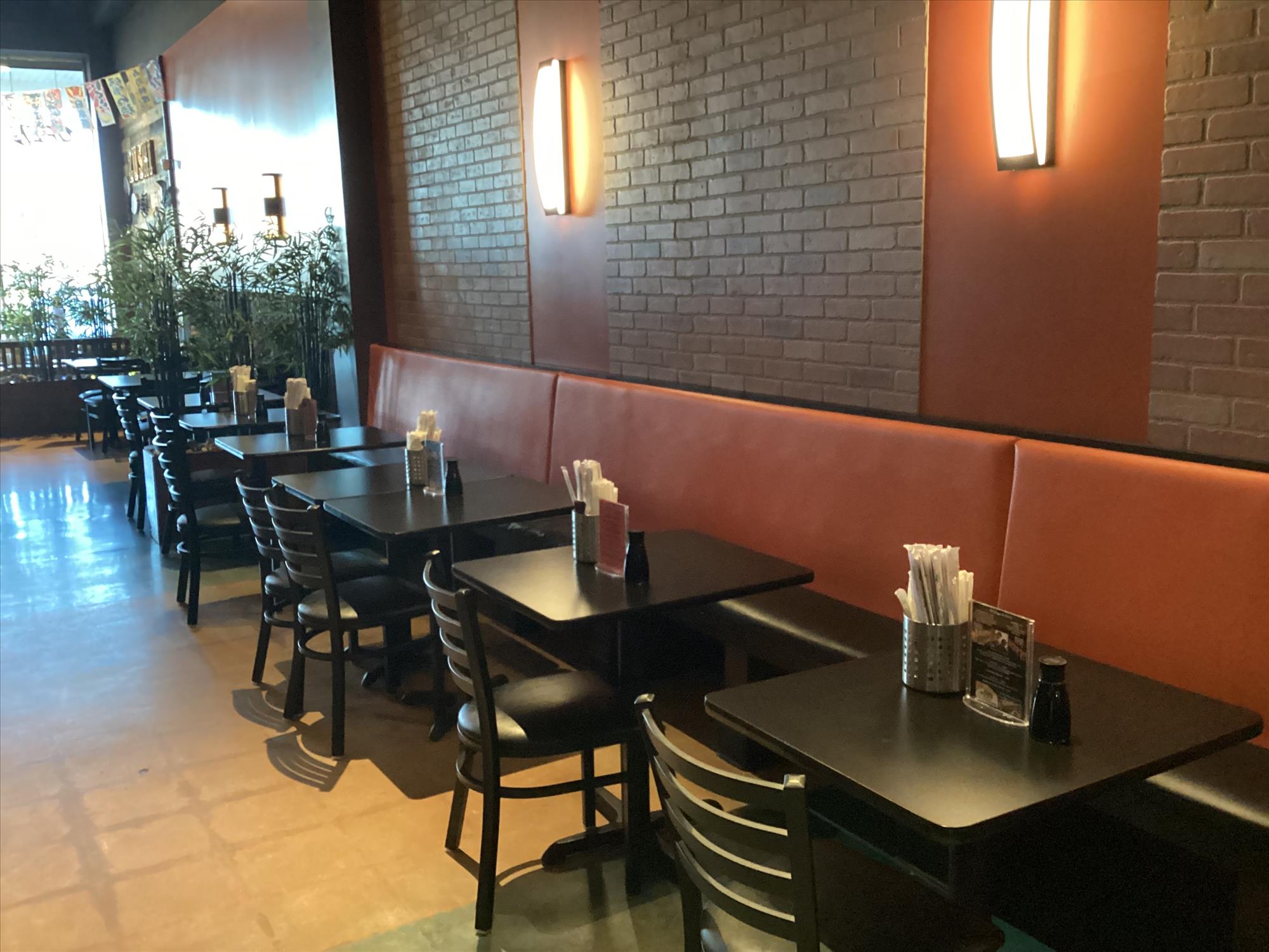 Zushi Sushi and Ramen - S Laclede