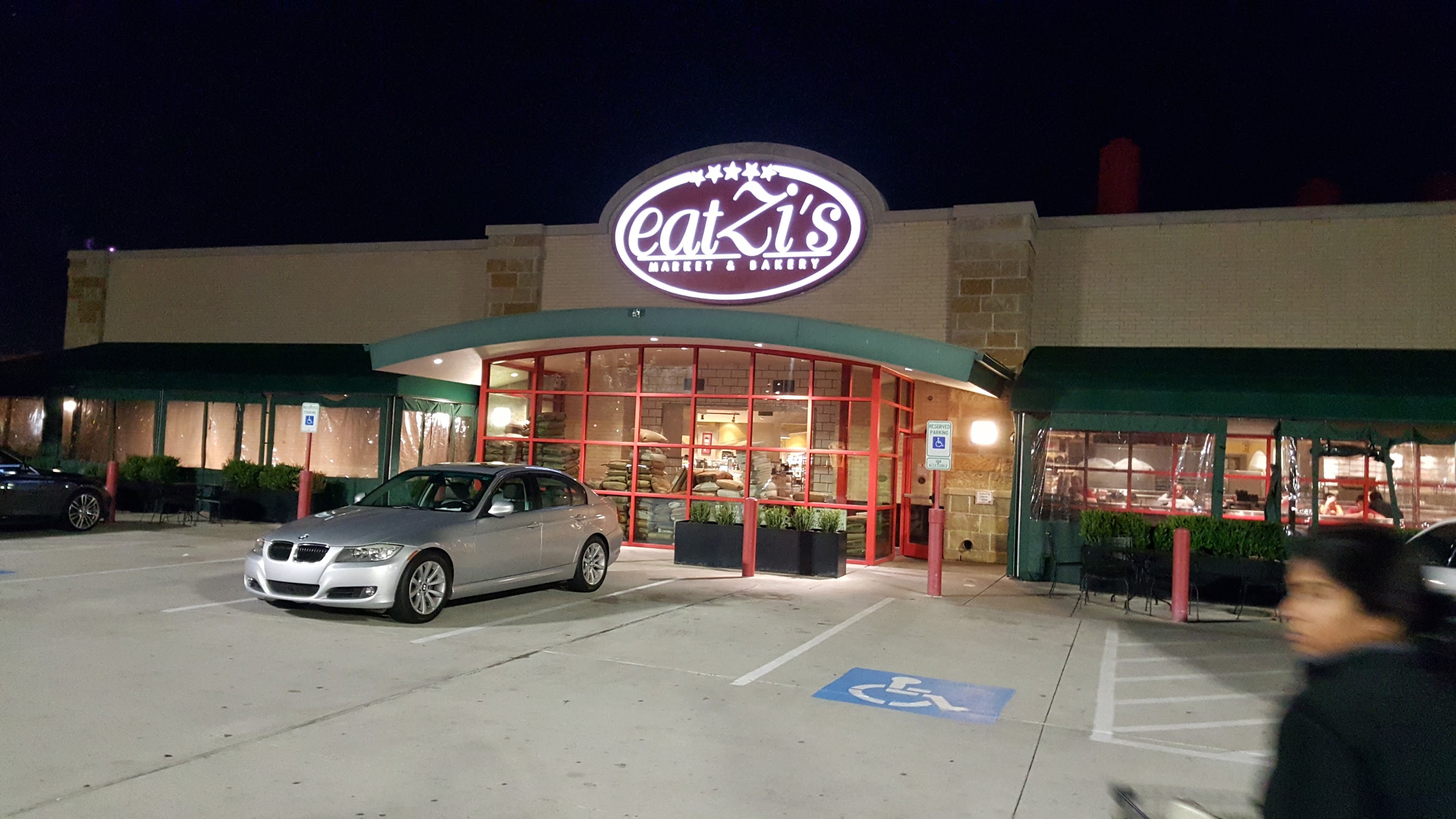 Eatzi’s Market & Bakery