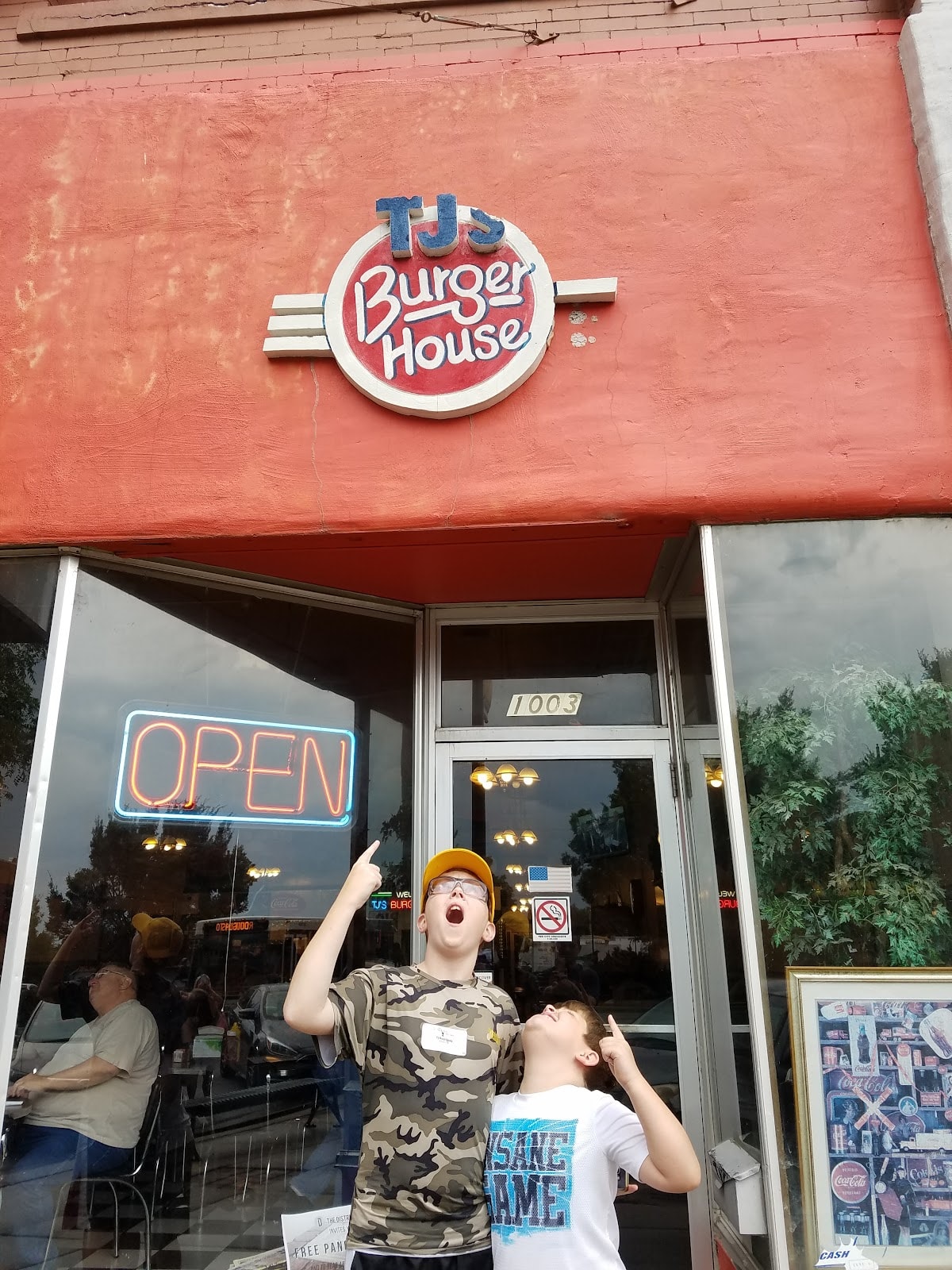 TJ's Burger House