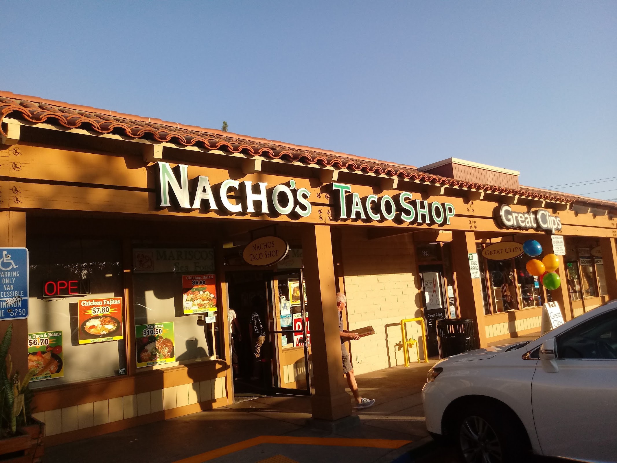 Nacho’s Taco Shop