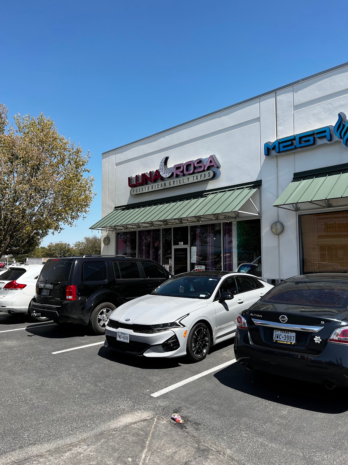 Luna Rosa | Puerto Rican Grill y Tapas
