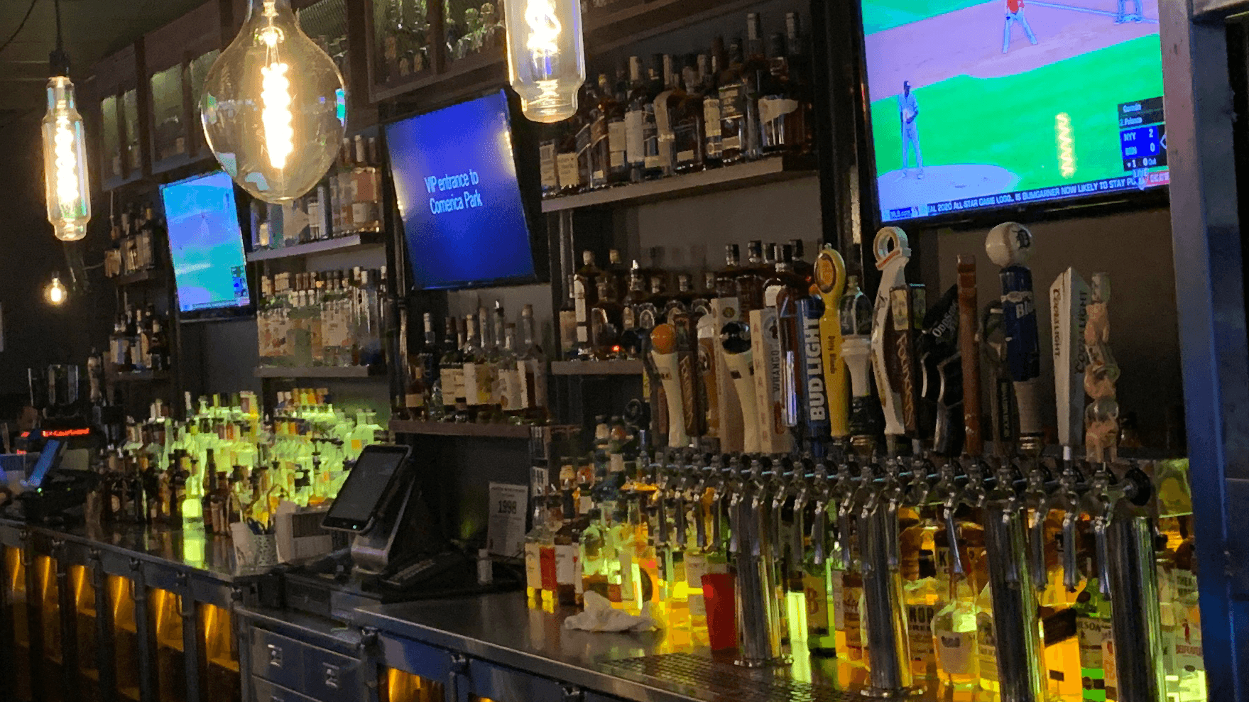 Renshaw Lounge