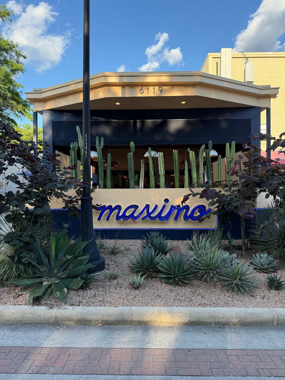 Maximo