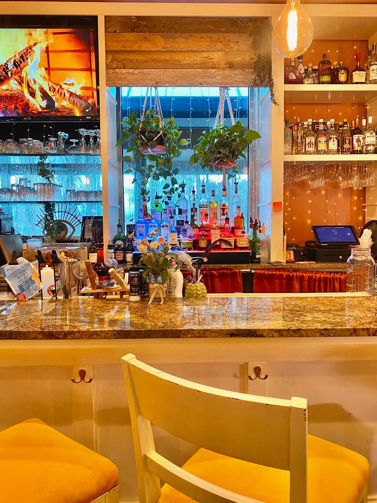 The Palms Bistro & Good Vibes Bar