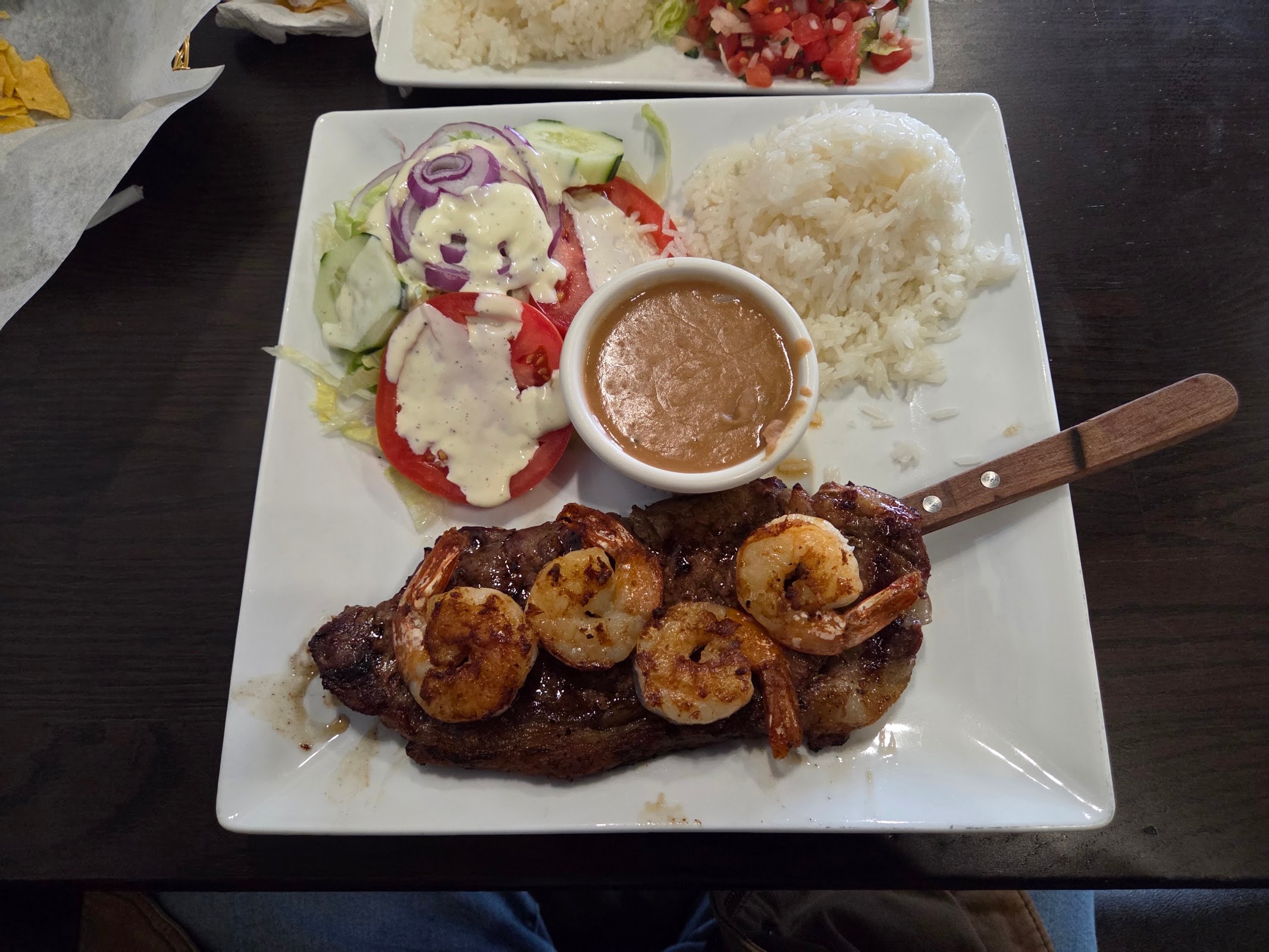 Latinos Bar and Grill, Restaurant