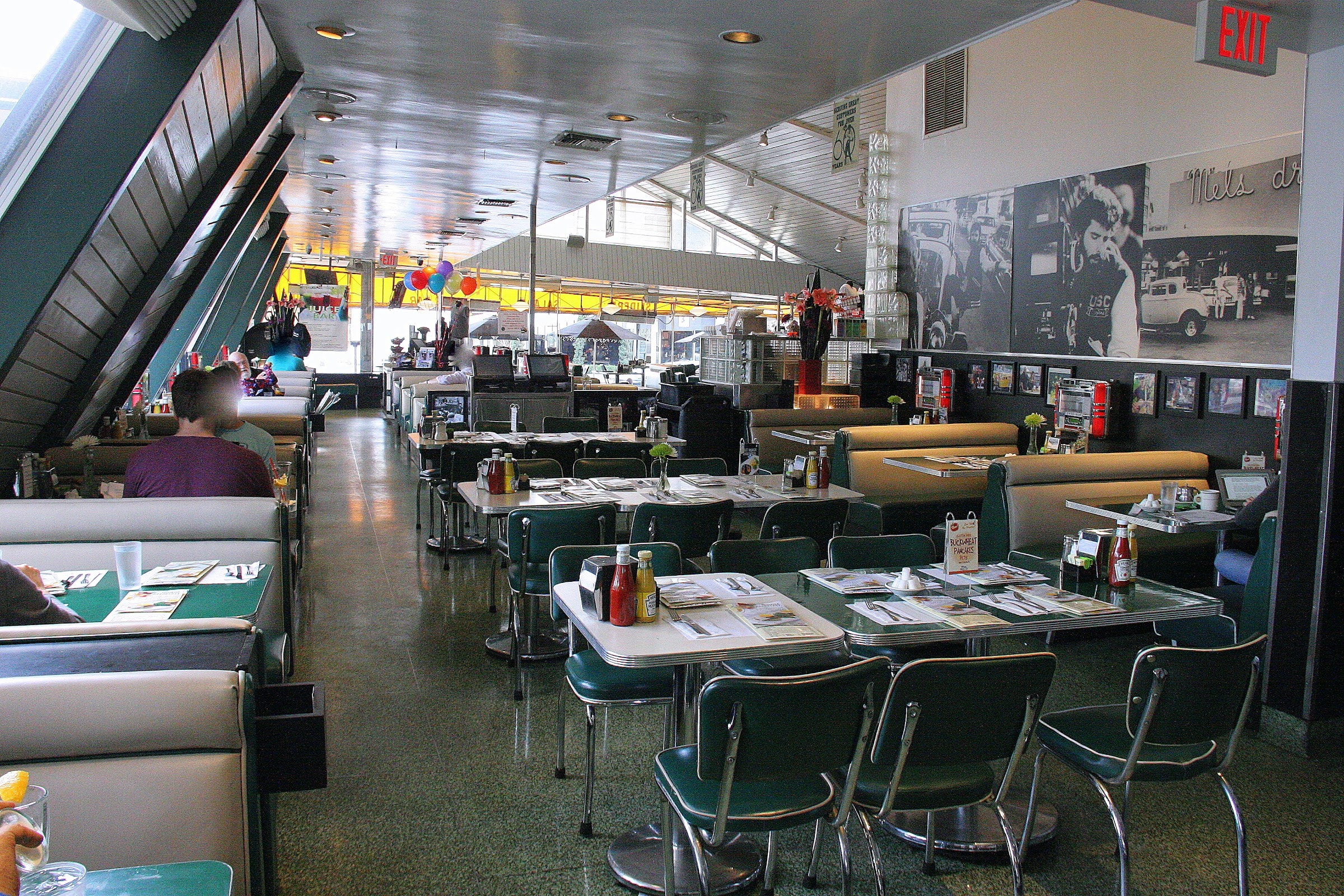 Mels Drive-In