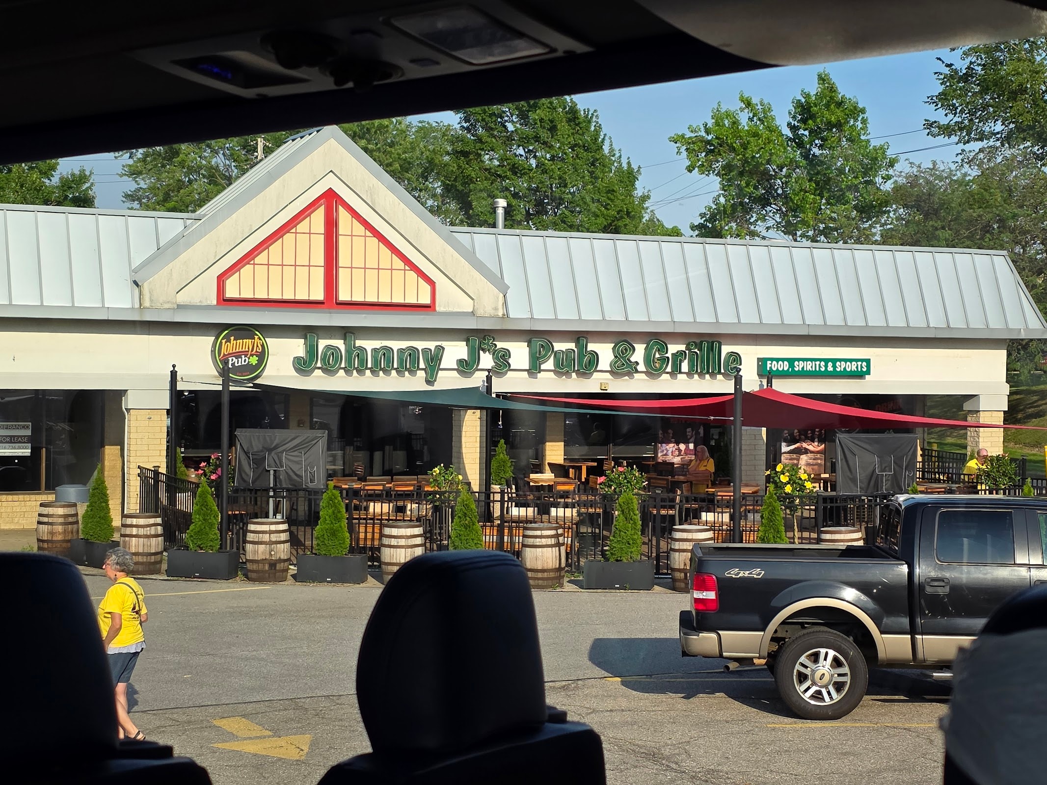 Johnny J's Pub & Grille, Strongsville