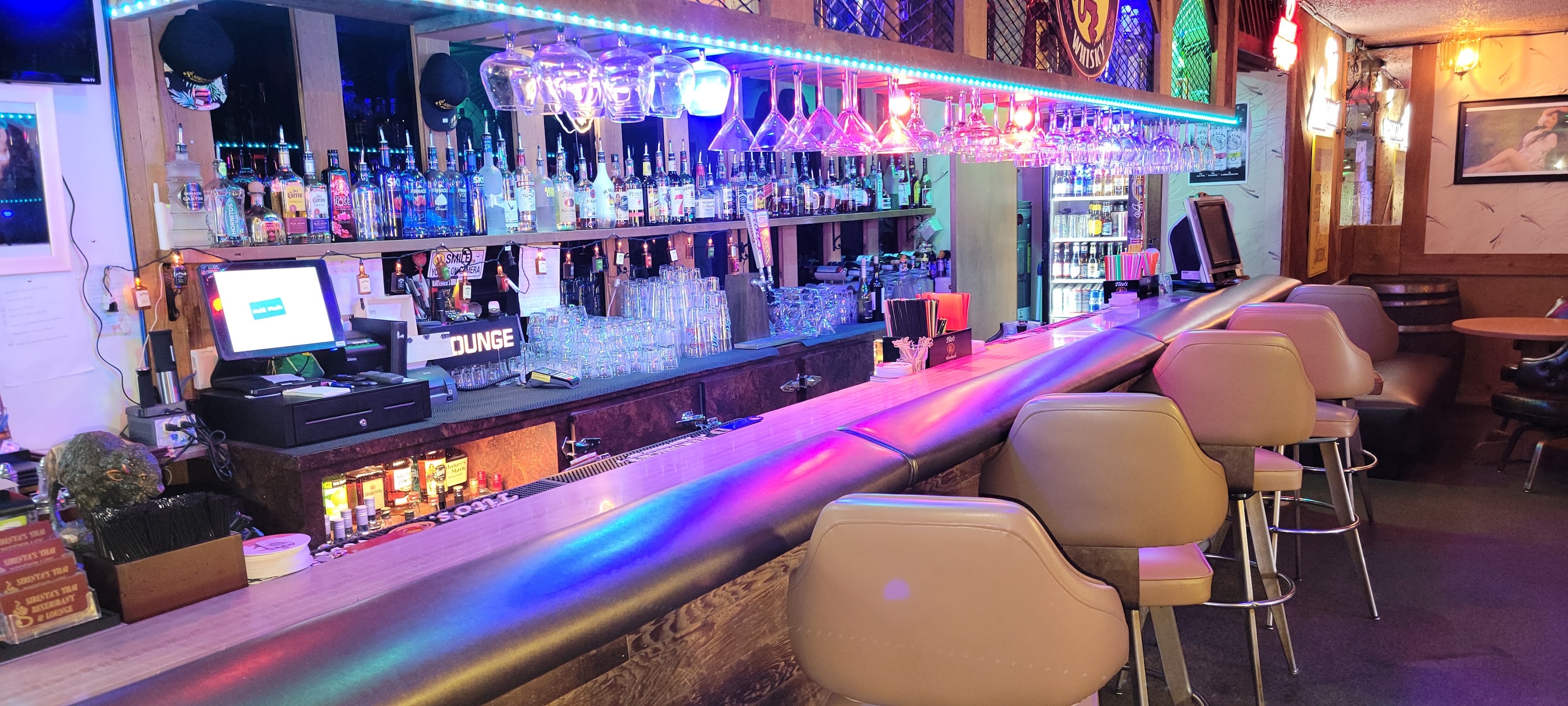 Sirinya's Thai Restaurant & Lounge
