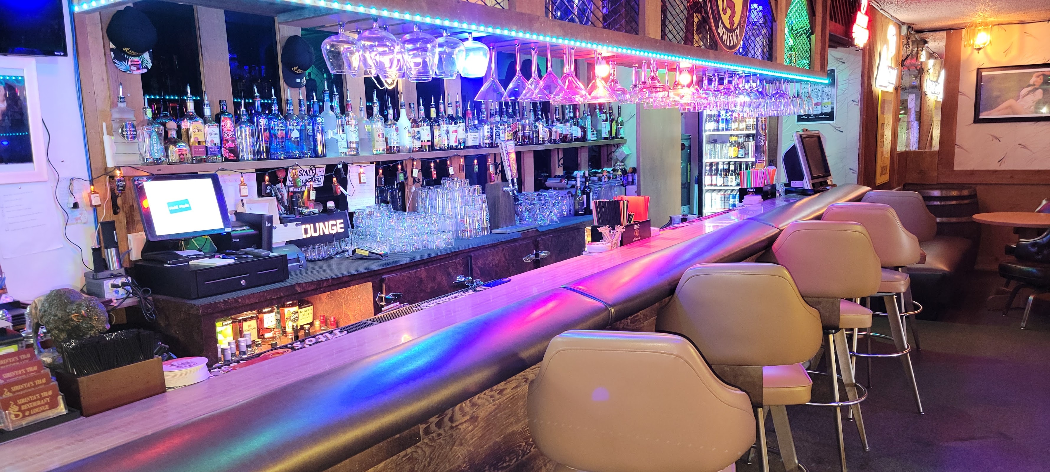 Sirinya's Thai Restaurant & Lounge
