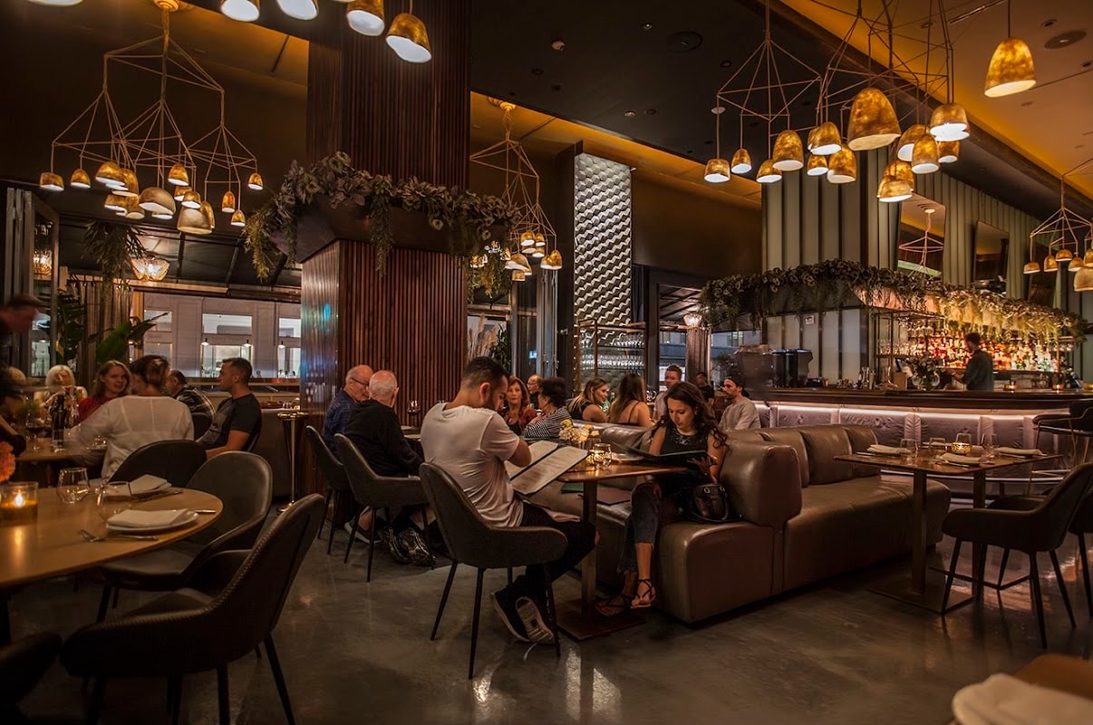 Le Grand Restaurant