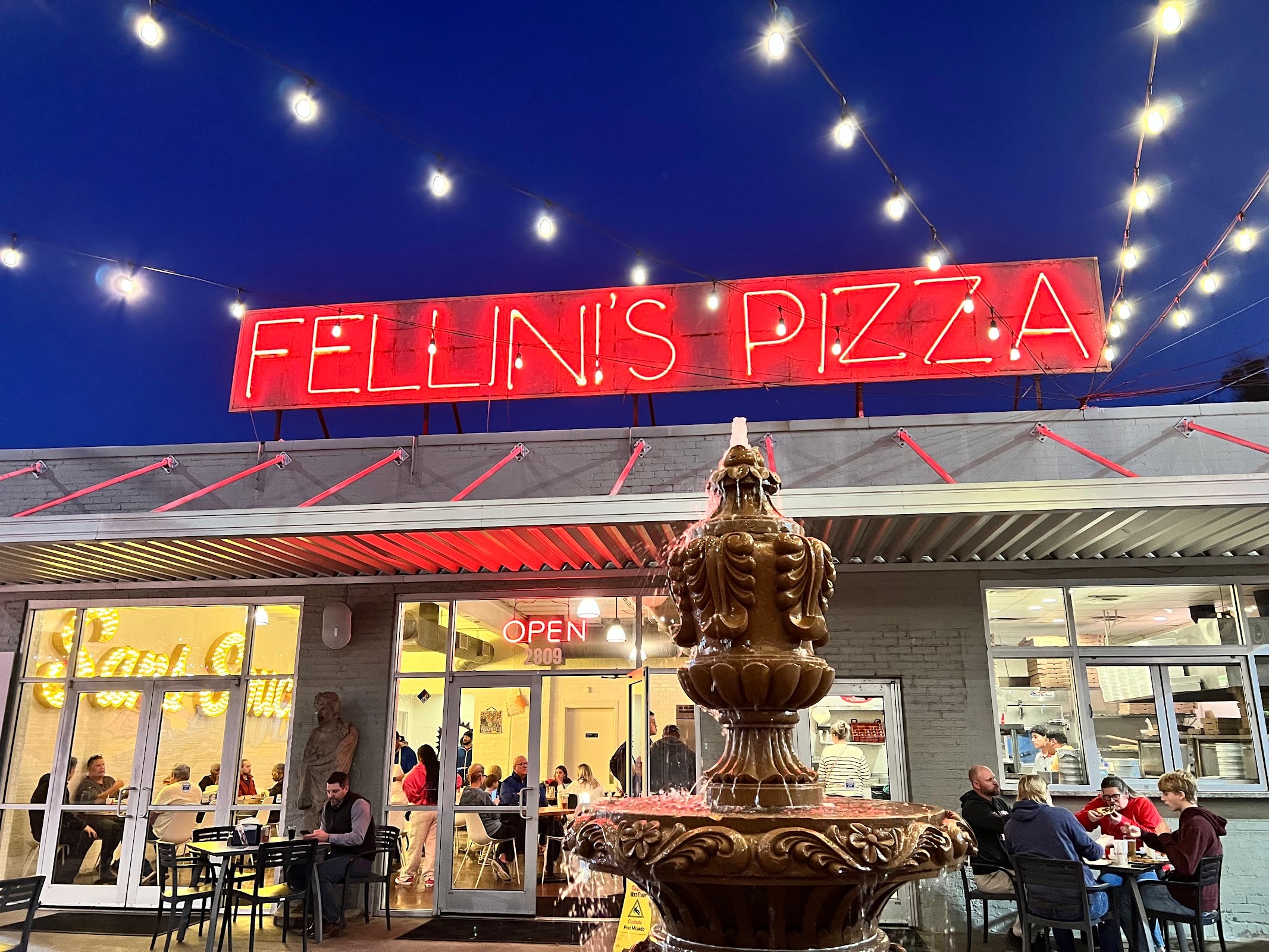 Fellini's Pizza