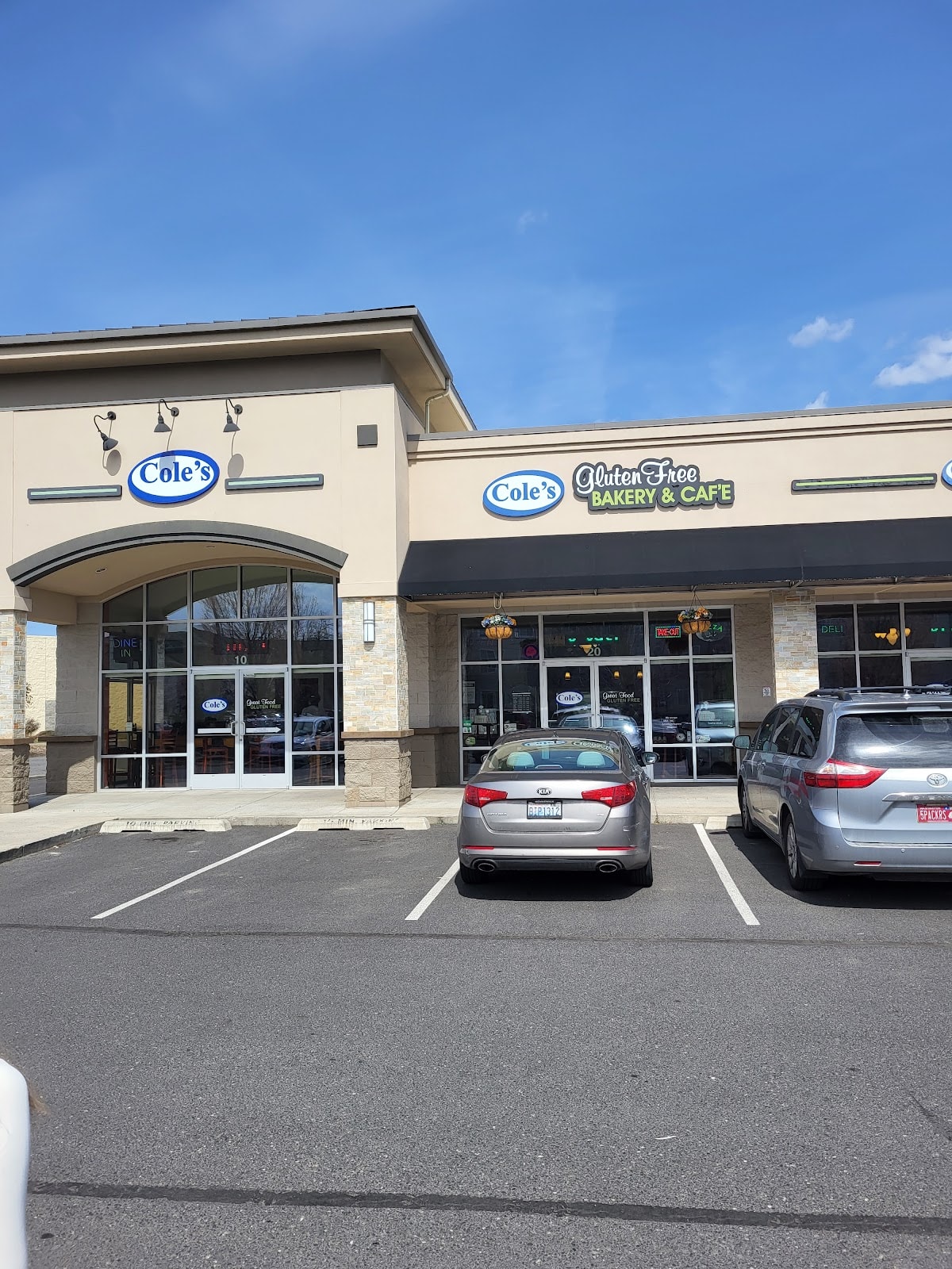 Cole's Bakery & Cafe