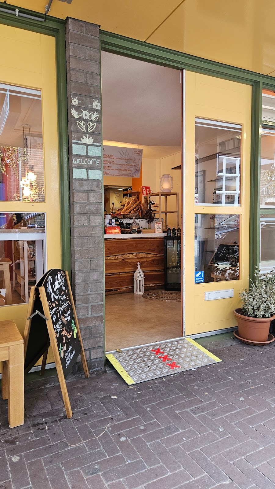 Little Paradise Sandwich Shop