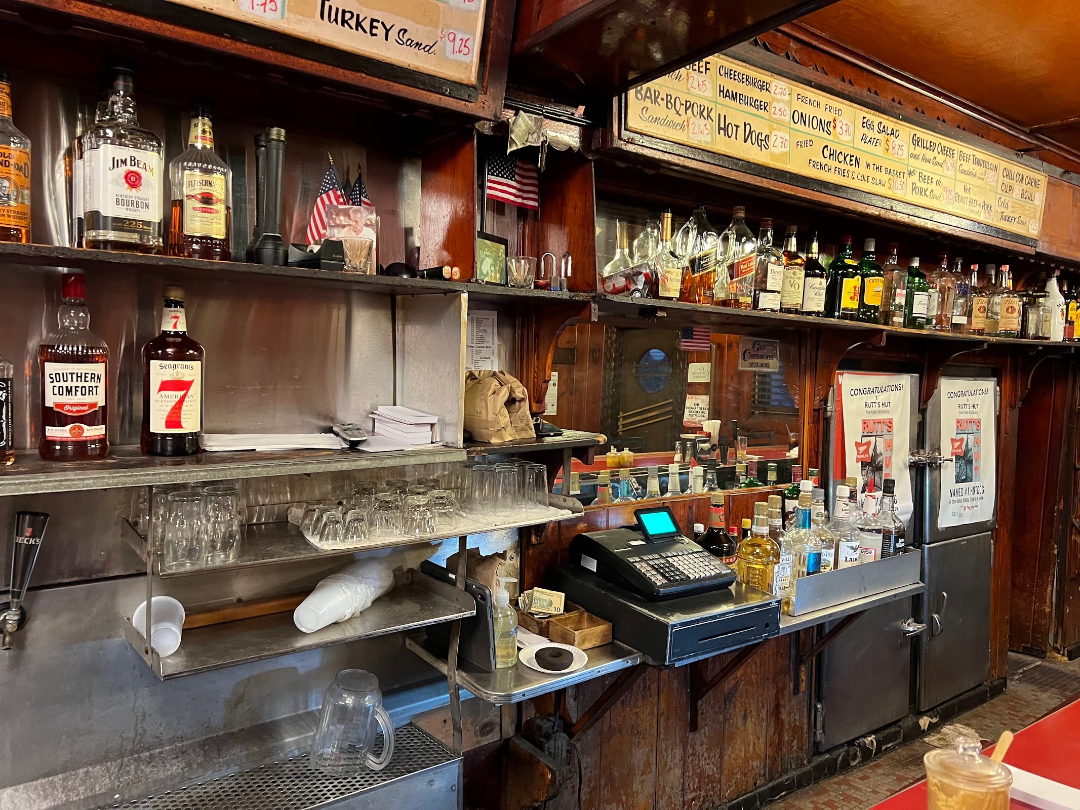 Rutt's Hut